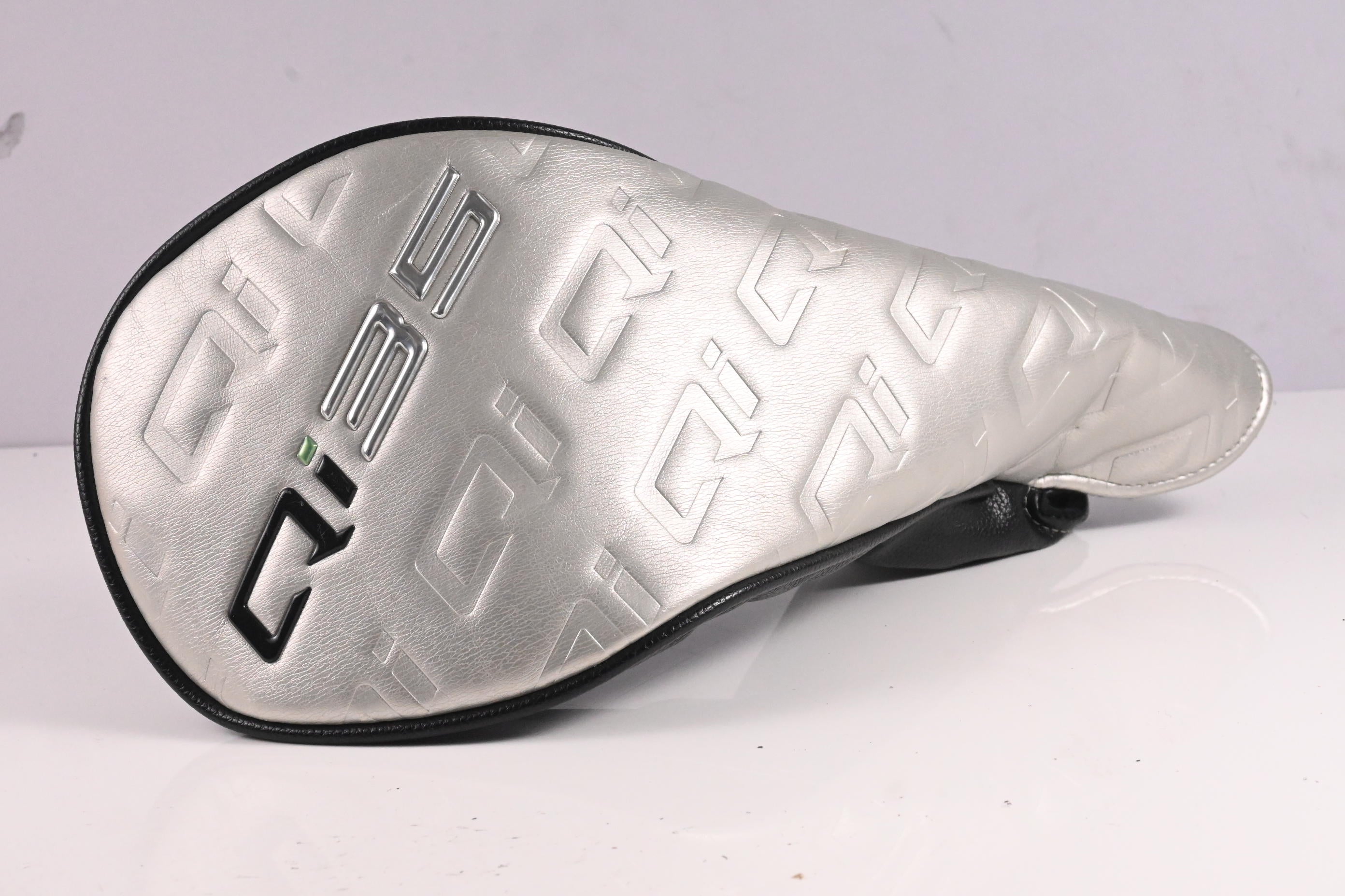 Taylormade Qi35 Driver / 10.5 Degree / Regular Flex Fujikura Ventus Blue 5 Shaft
