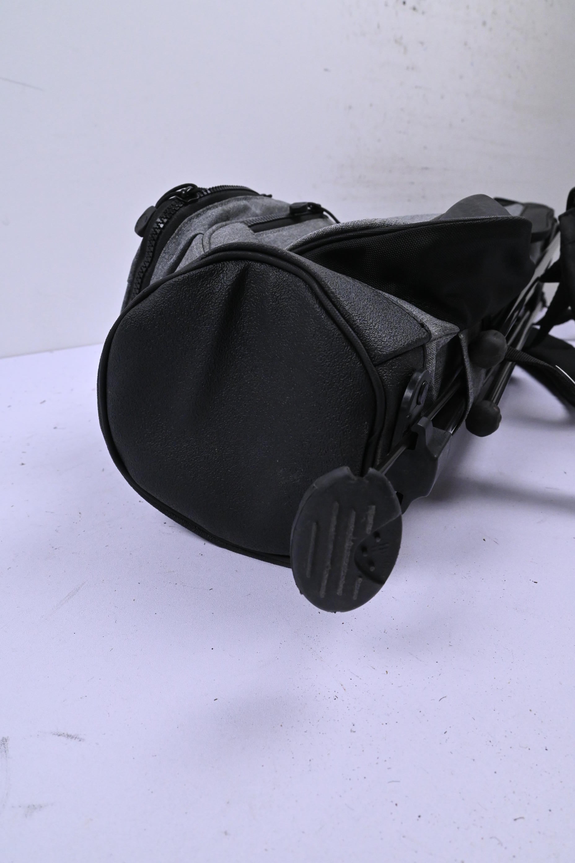Sunday Golf Stand Bag / 3-Way Divider / Grey & Black