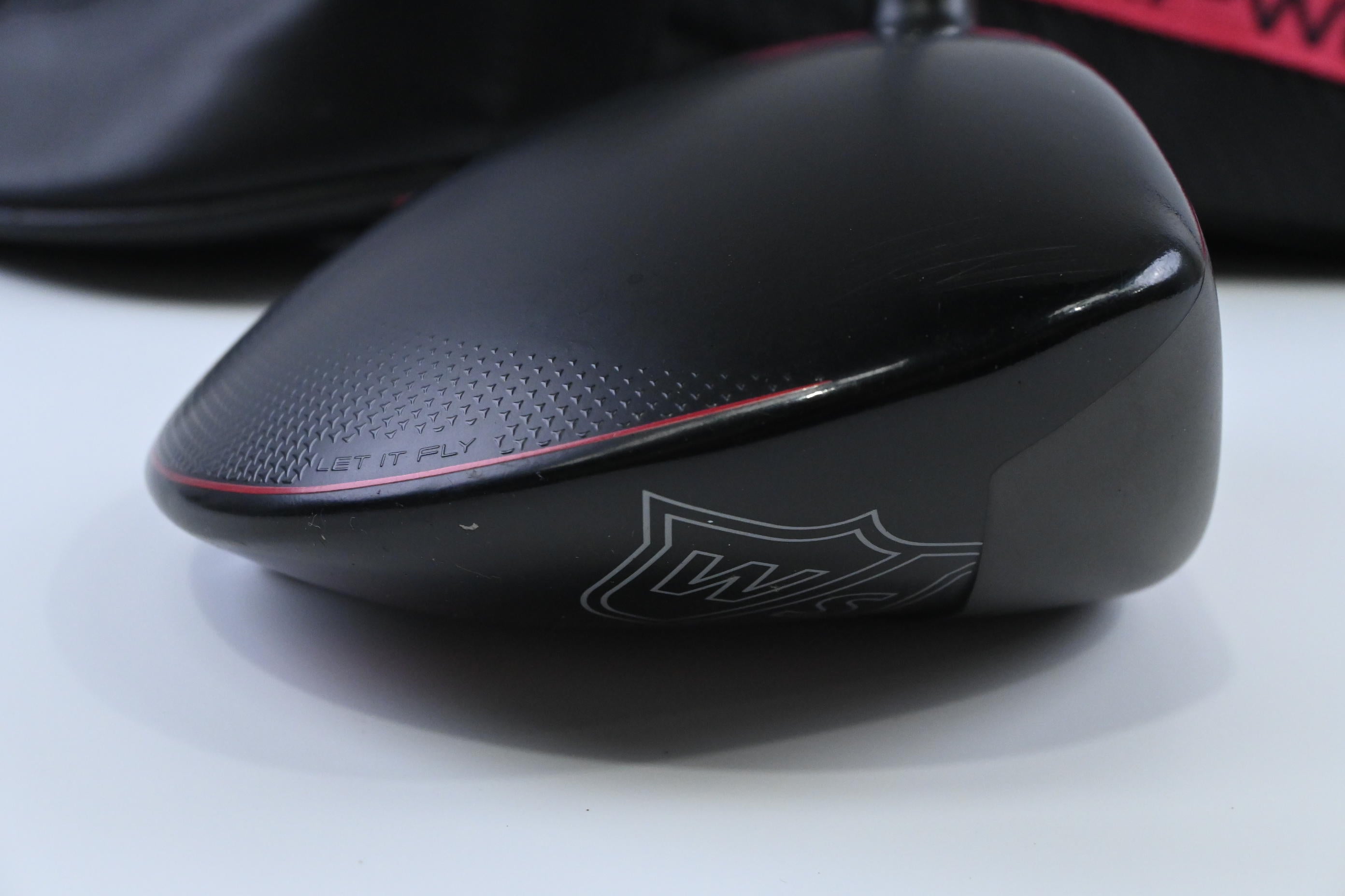 Wilson Dynapower Carbon 2023 Driver / 10.5 Degree / Regular Flex HZRDUS Smoke 50