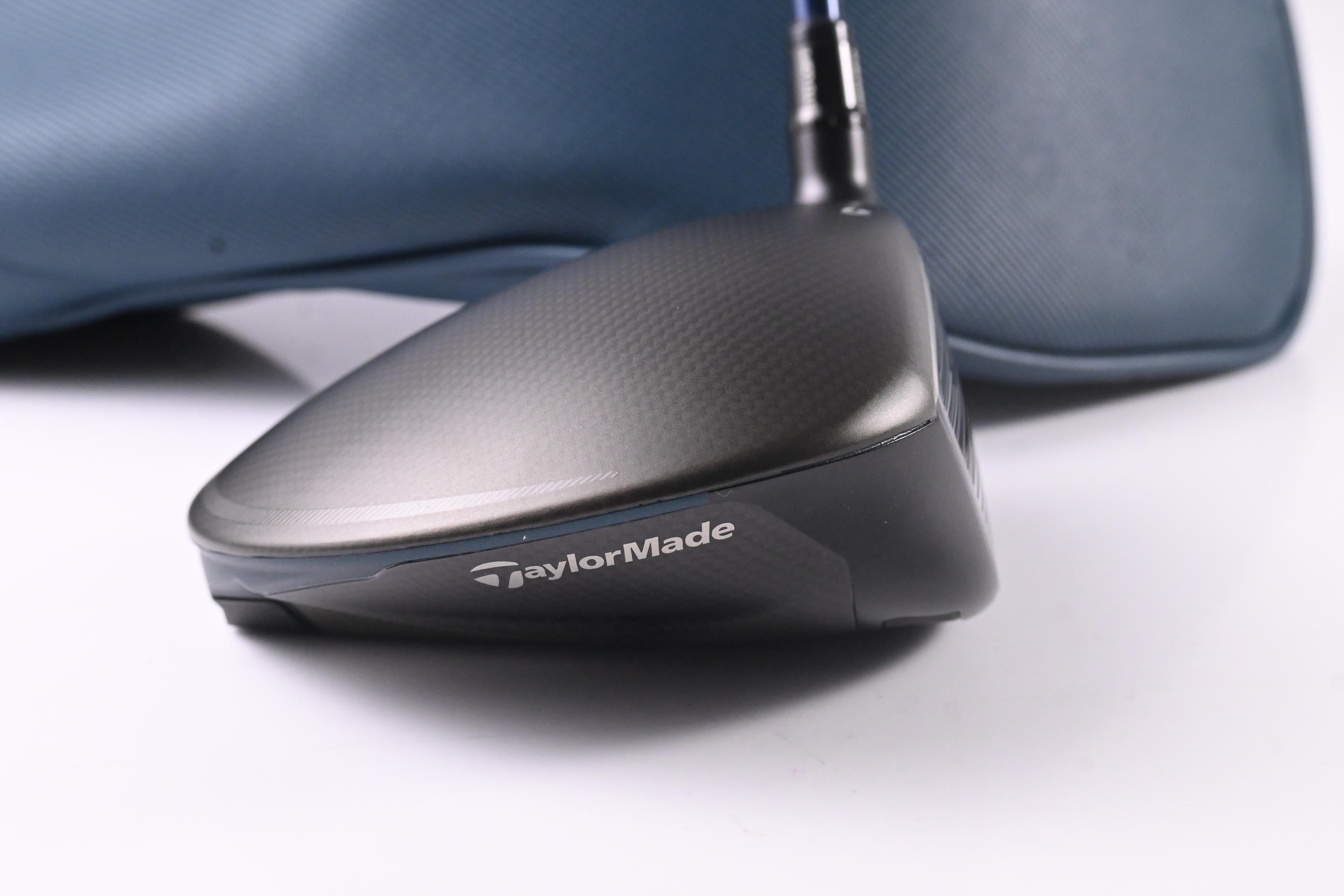Taylormade Qi4D Max Driver / 10.5 Degree / Regular Flex Fujikura Ventus Blue 5