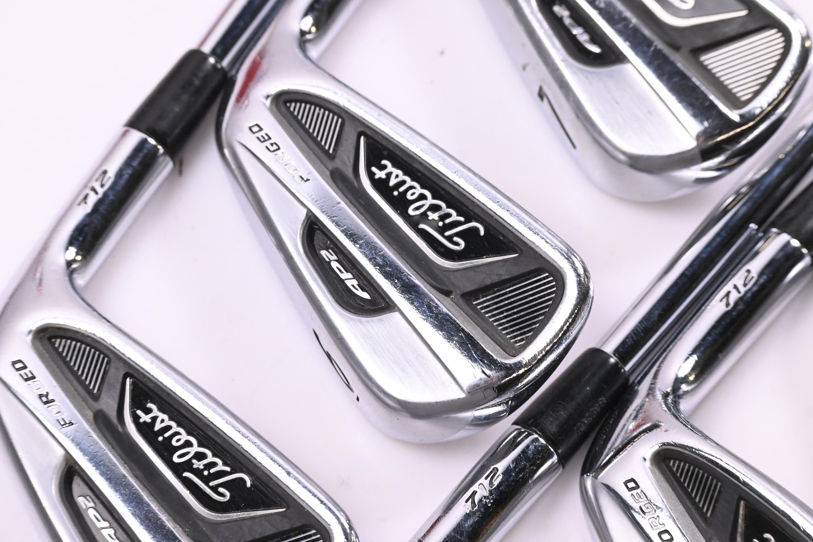 Titleist 712 AP2 Irons / 5-PW / Stiff Flex Dynamic Gold Shafts