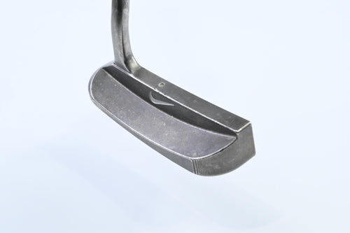 Nike Unitized Retro Putter / 33 Inch