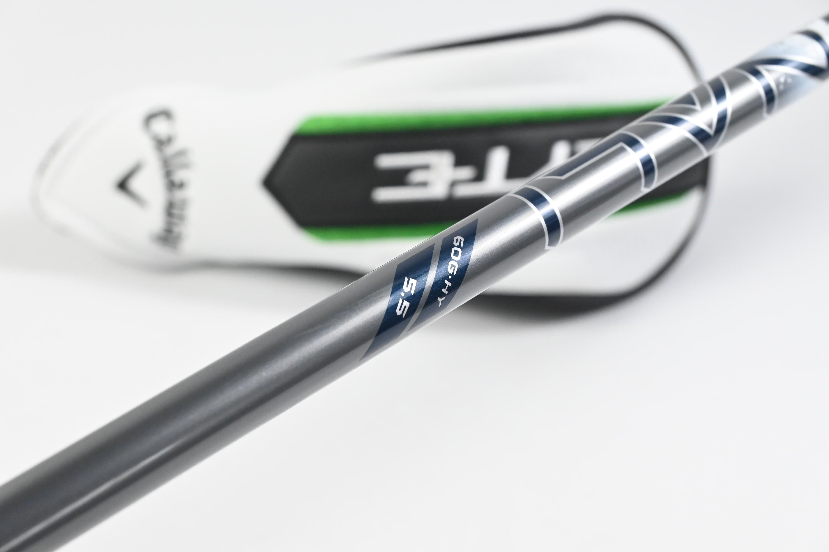 Callaway Elyte #4 Hybrid / 21 Degree / Regular Flex Denali Charcoal 60 Shaft