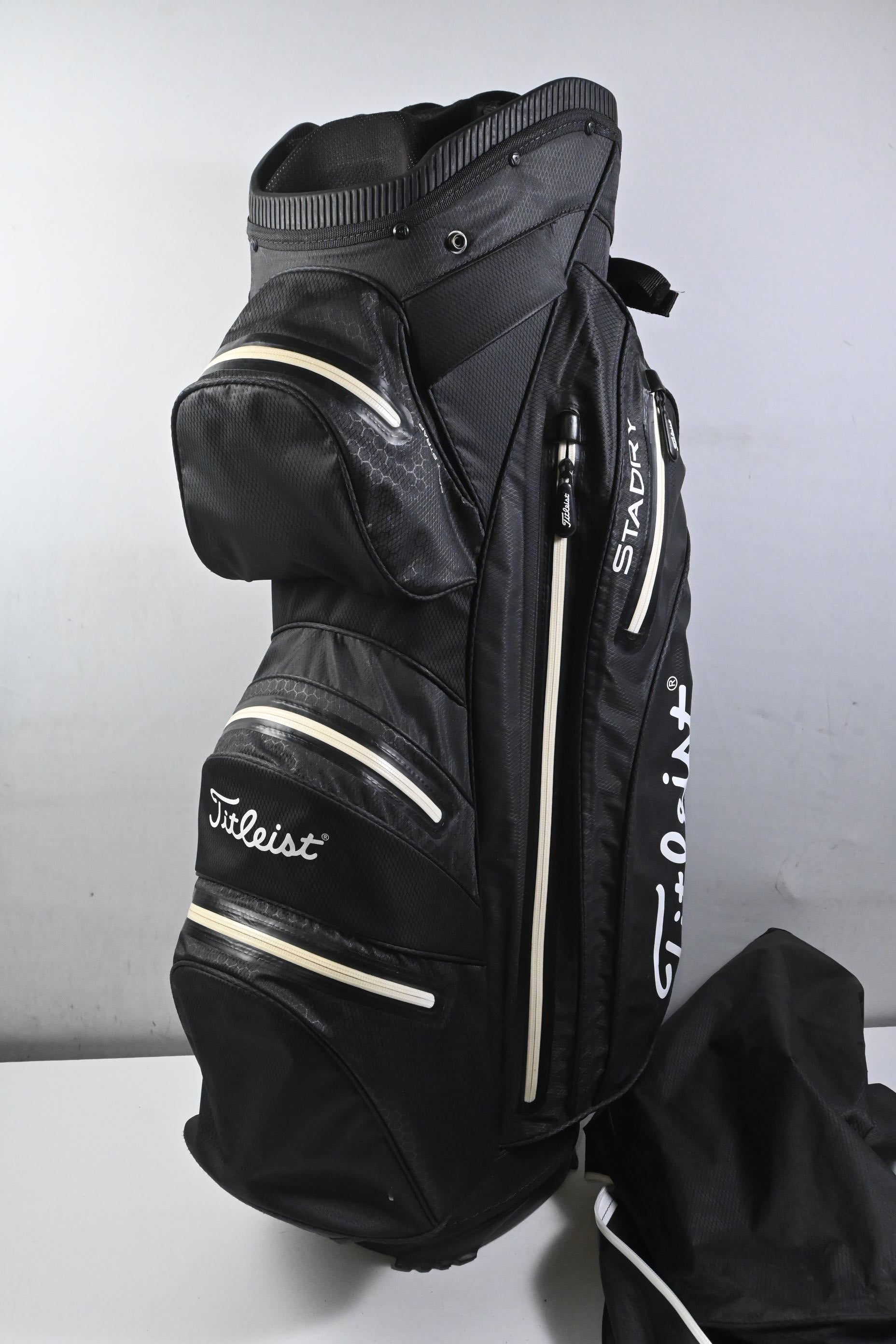 Titleist StaDry Cart Bag / 14-Way Divider / Black & White