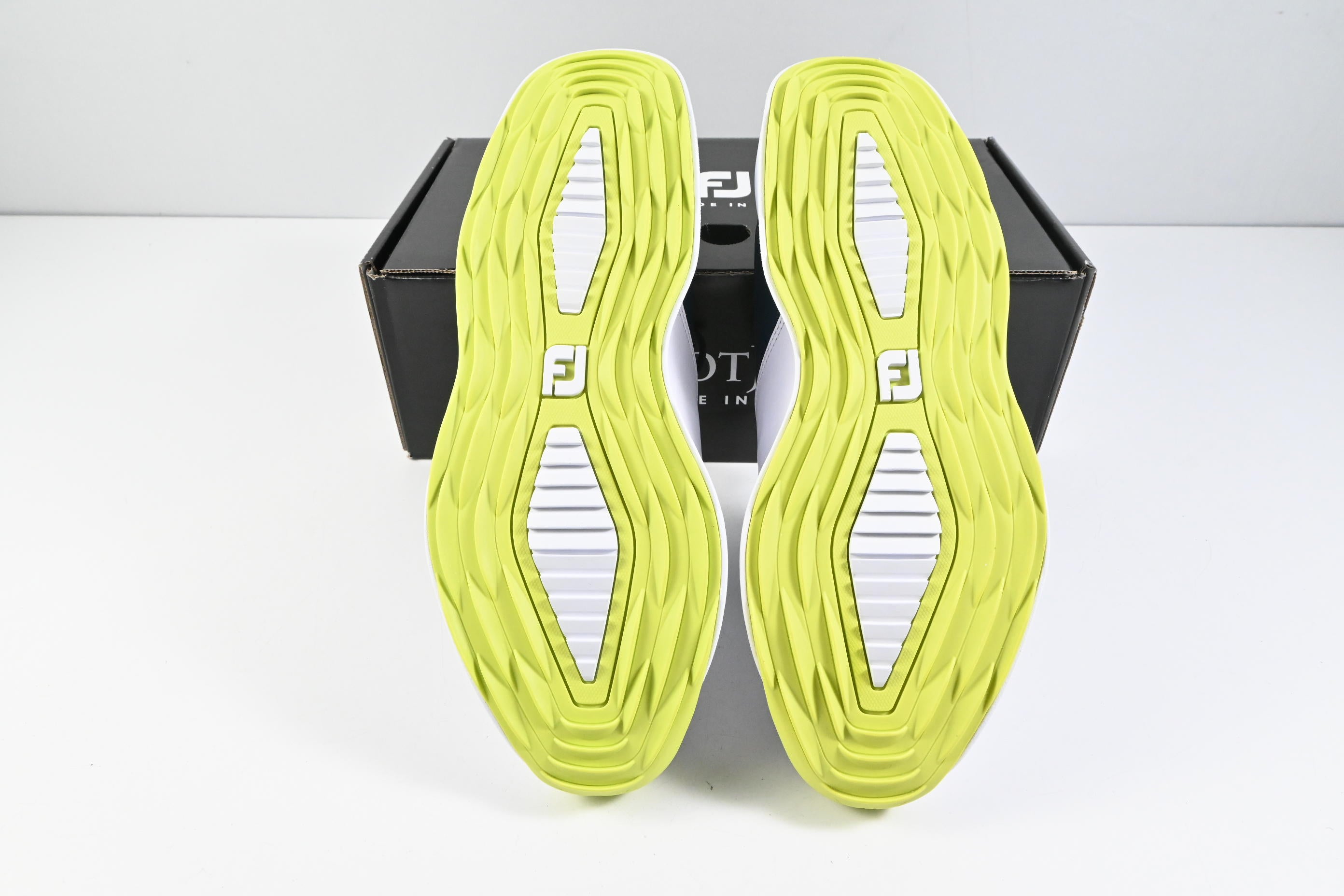 FootJoy ProLite Golf Shoes / Size UK 8.5 / White, Navy