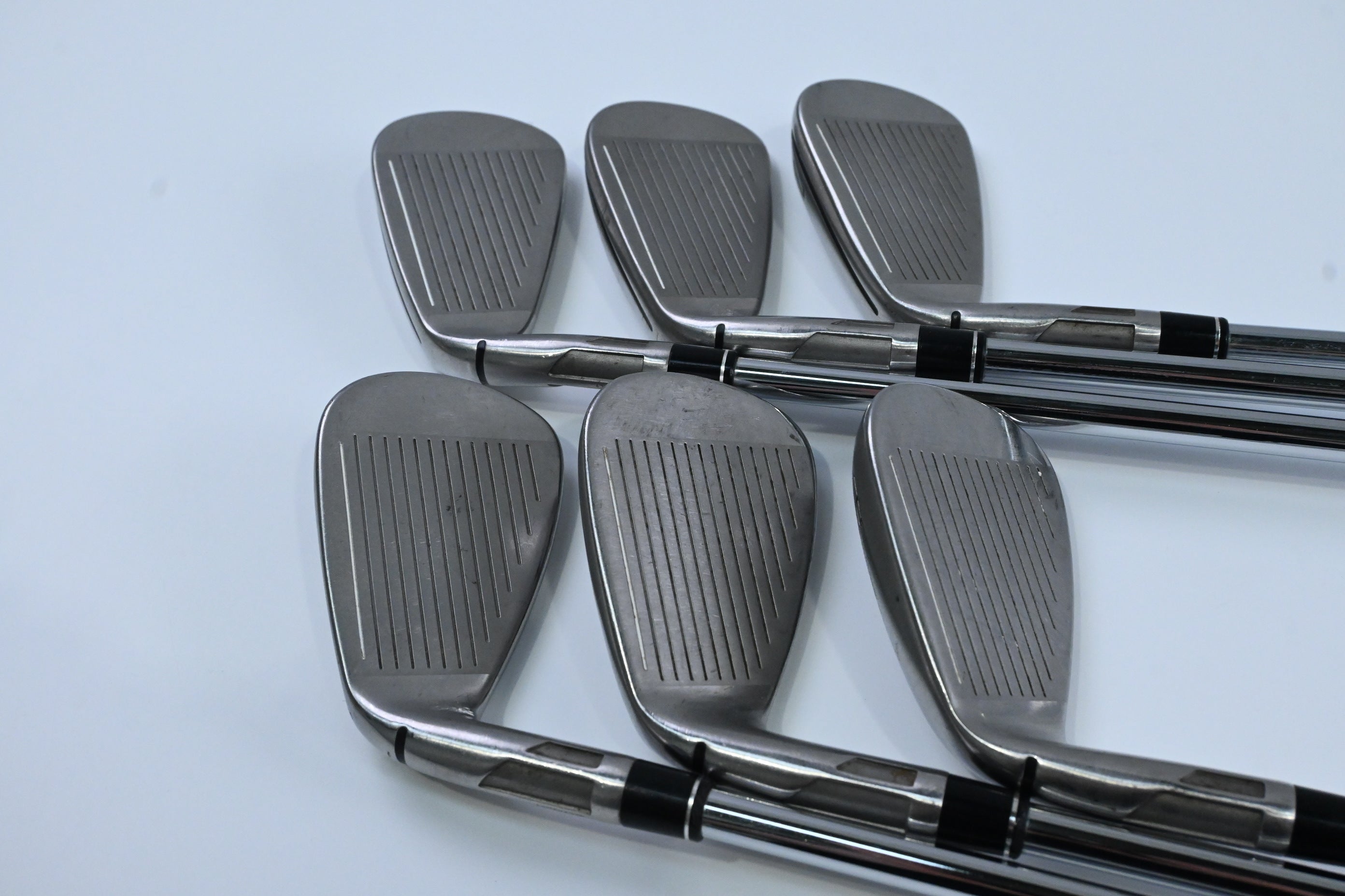 Taylormade SIM2 Max Irons / 5-PW / Regular Flex KBS Max MT 85 Shafts