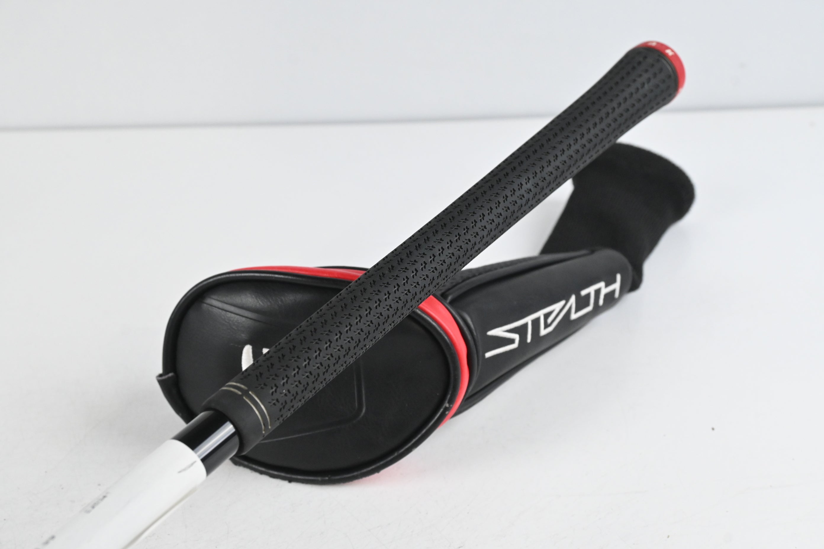 Taylormade Stealth #4 Hybrid / 22 Degree / Regular Flex Ventus Red 6 Shaft