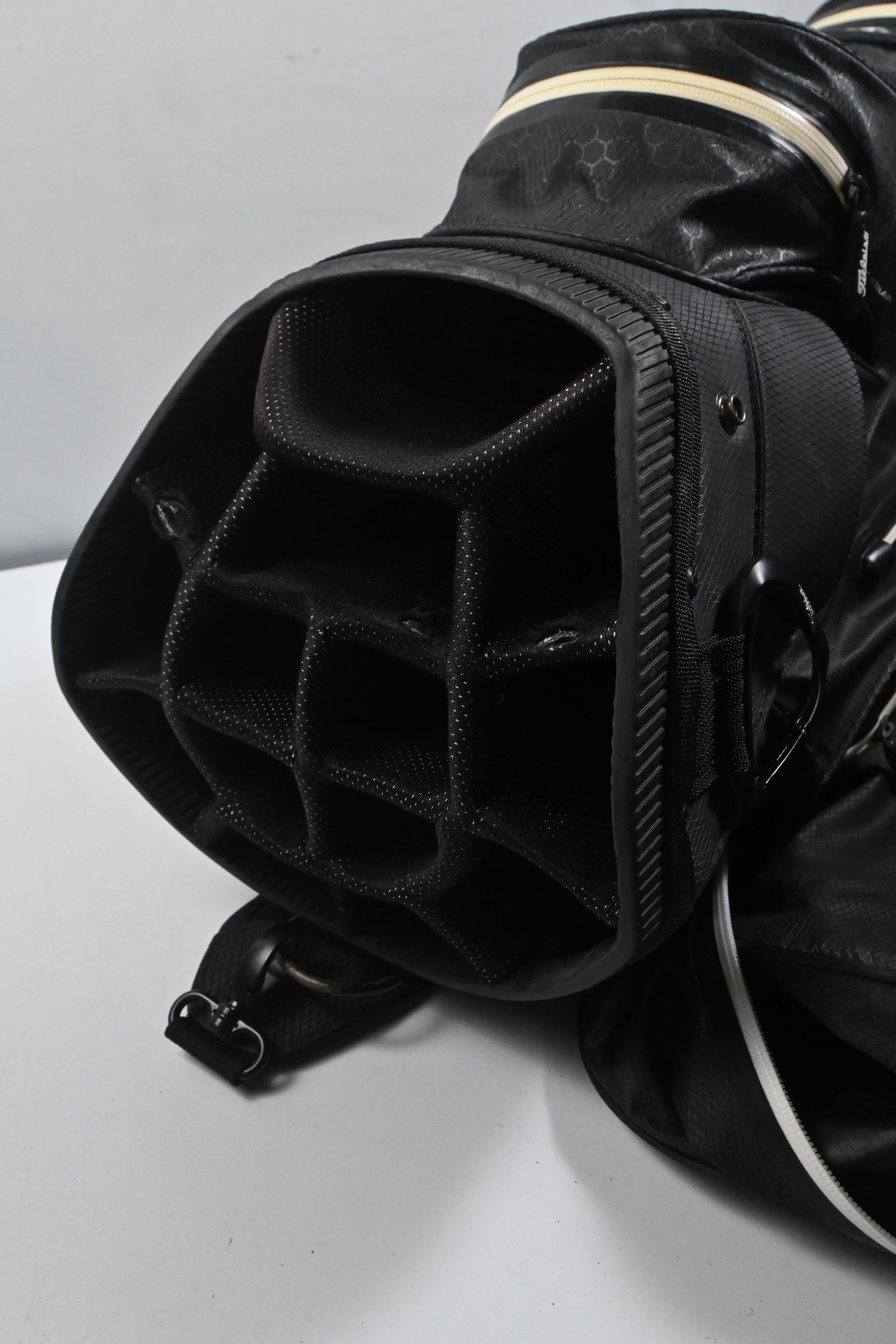 Titleist StaDry Cart Bag / 14-Way Divider / Black & White