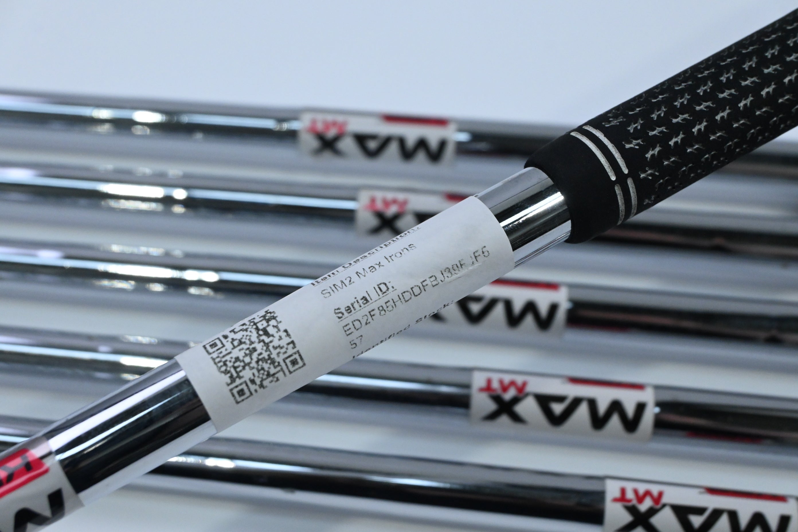 Taylormade SIM2 Max Irons / 5-PW / Regular Flex KBS Max MT 85 Shafts