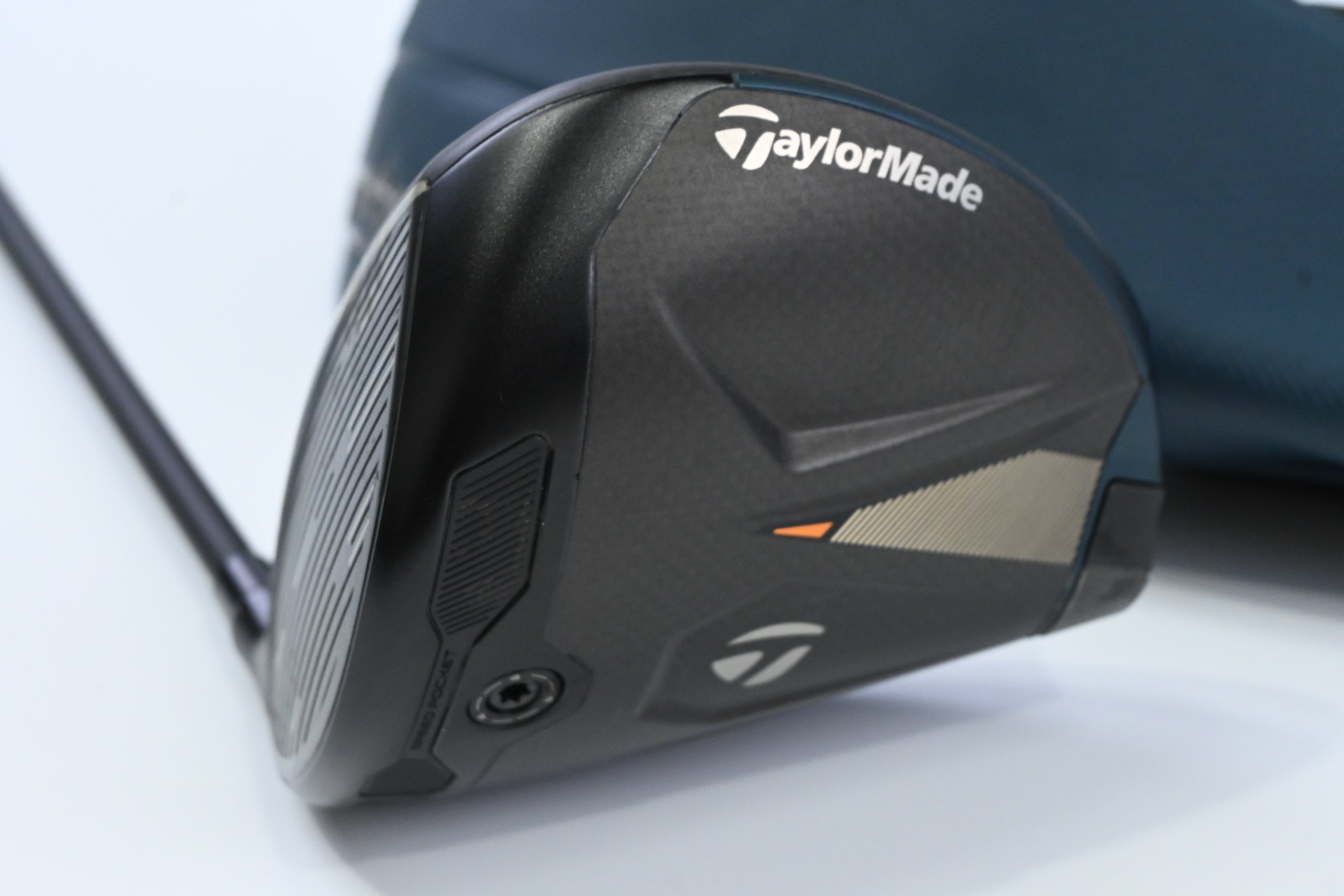 Left Hand Taylormade Qi4D Max Driver / 10.5 Degree / X-Flex Taylormade Reax Blue