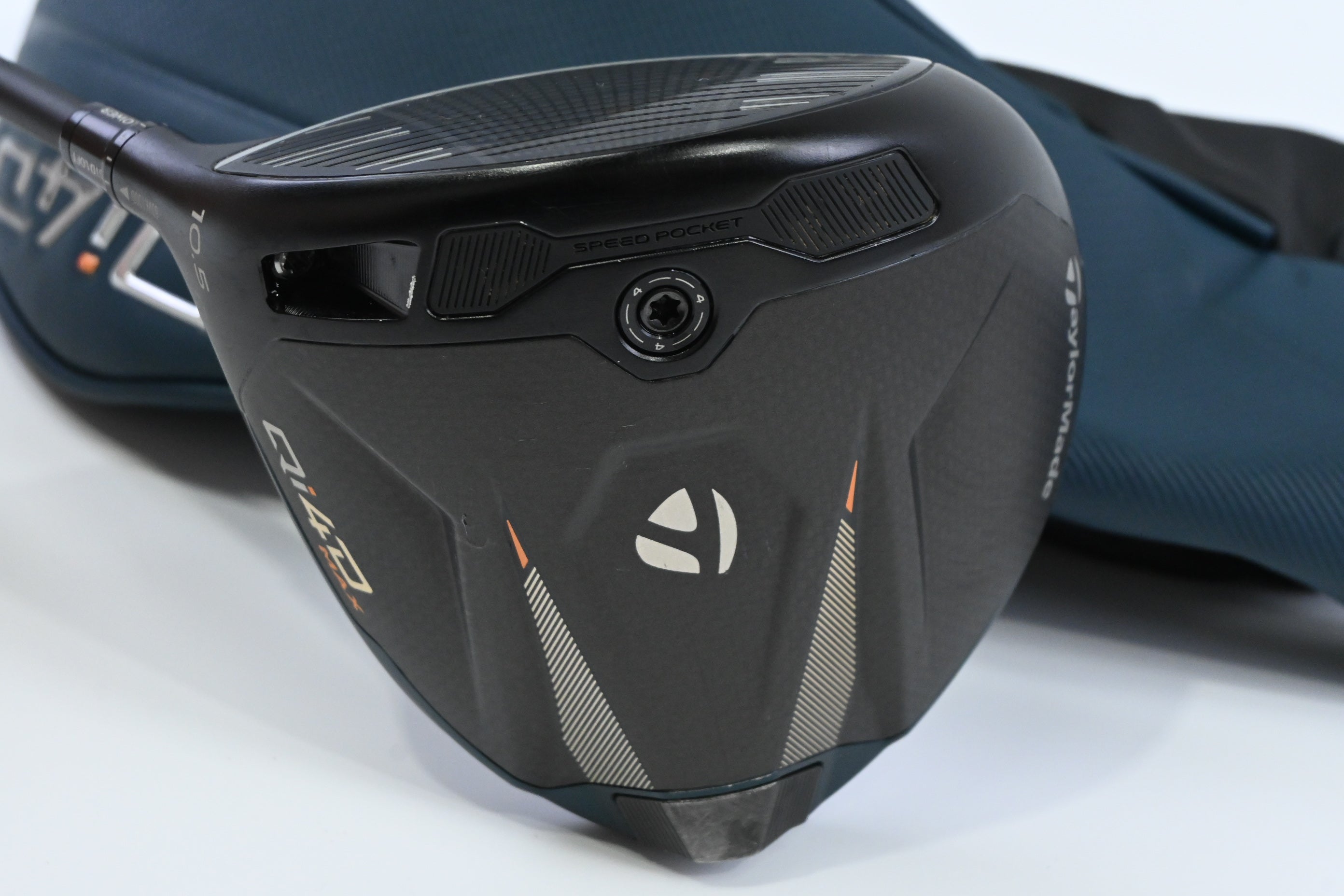 Left Hand Taylormade Qi4D Max Driver / 10.5 Degree / X-Flex Taylormade Reax Blue