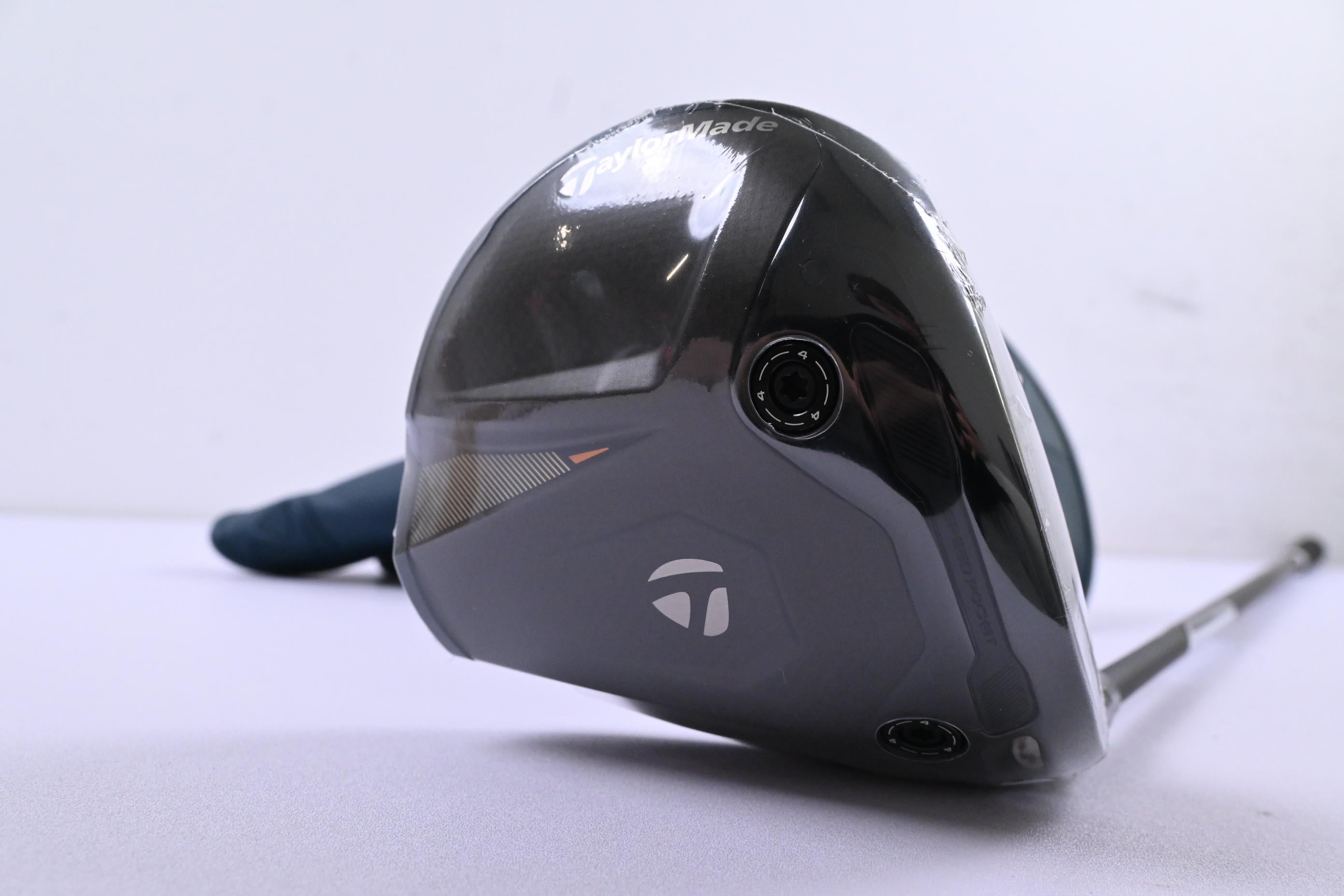 Taylormade Qi4D Driver / 10.5 Degree / Regular Flex REAX Blue 50 Shaft