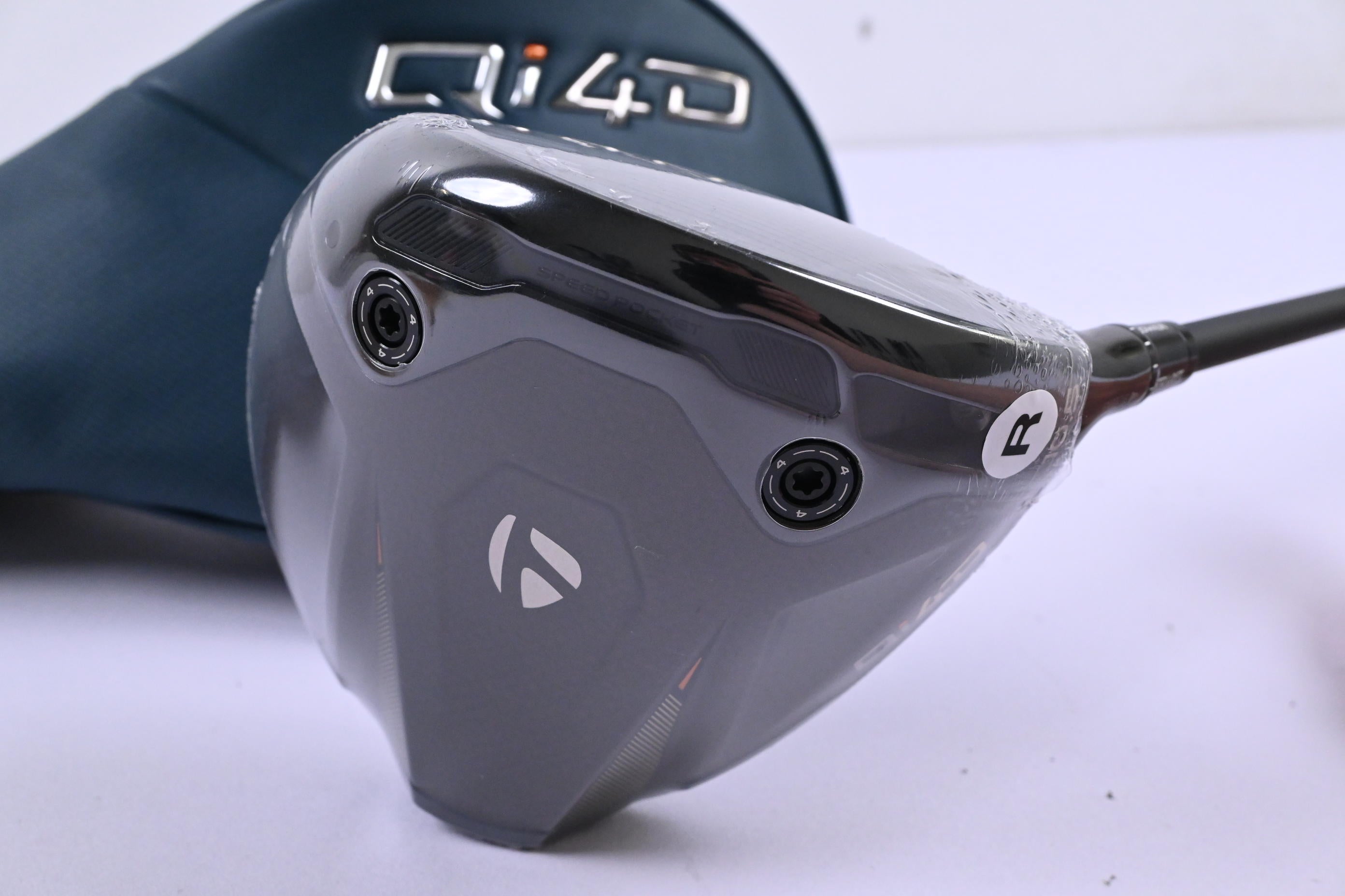 Taylormade Qi4D Driver / 10.5 Degree / Regular Flex REAX Blue 50 Shaft