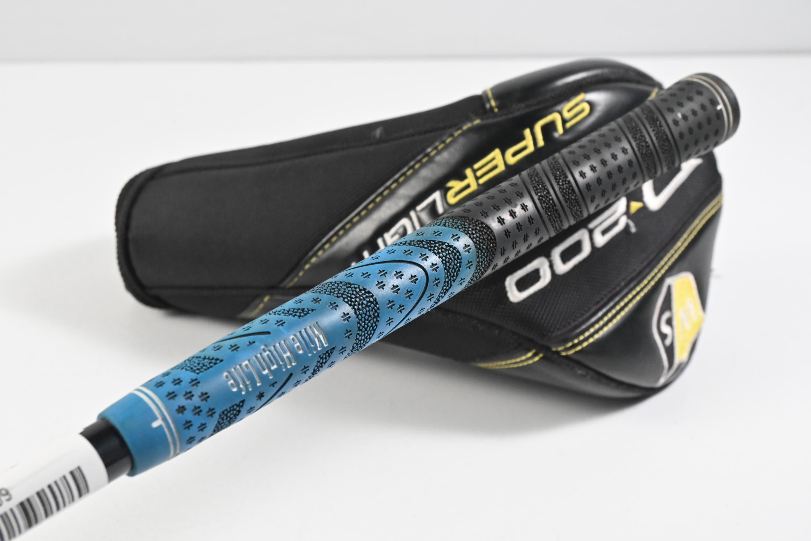 Wilson D200 Driver / 10.5 Degree / Regular Flex Fujikura Vista Pro 49 Shaft