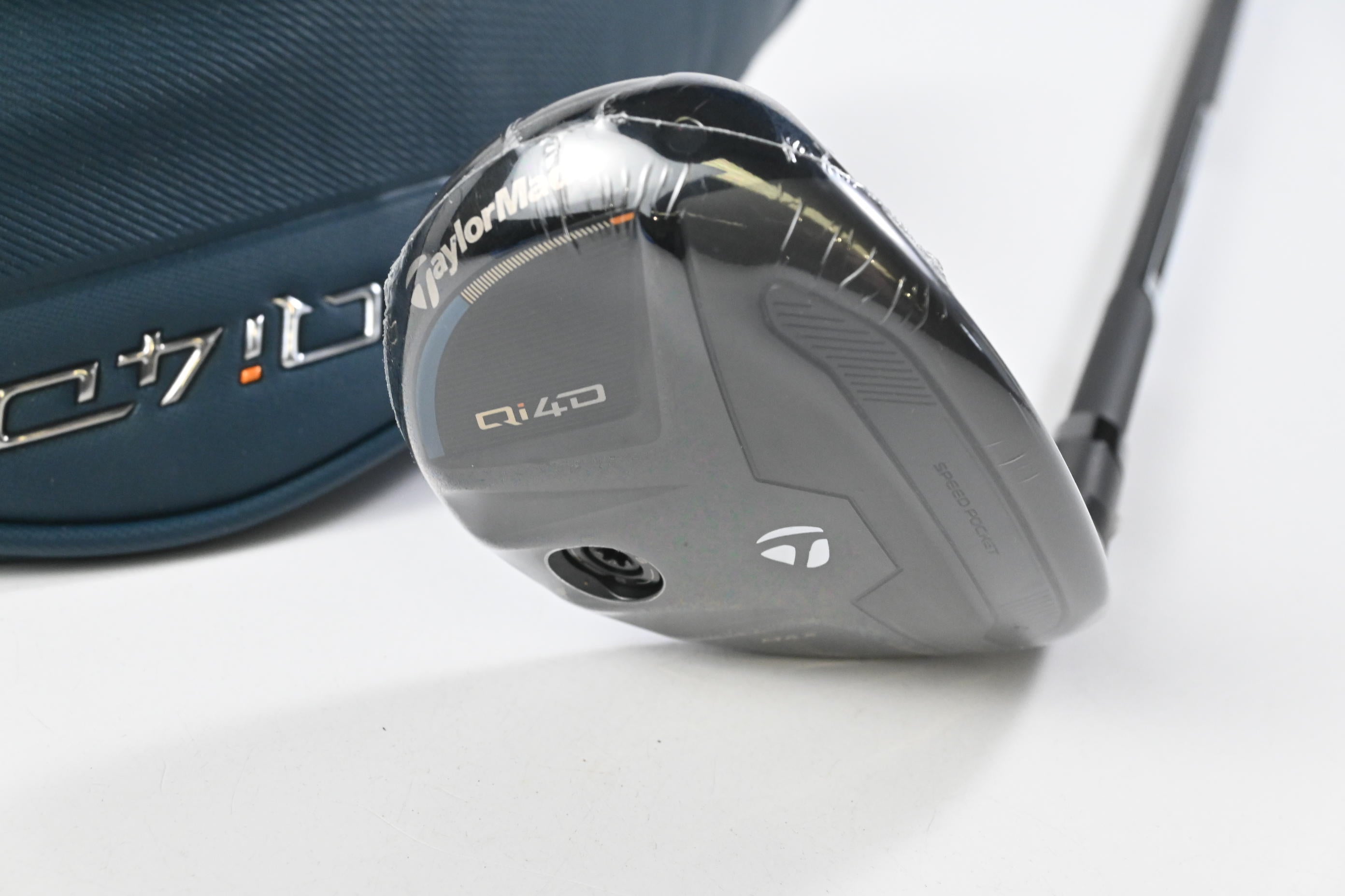 Taylormade Qi4D Max #6 Hybrid / 30 Degree / Regular Flex REAX by KBS 50 Shaft