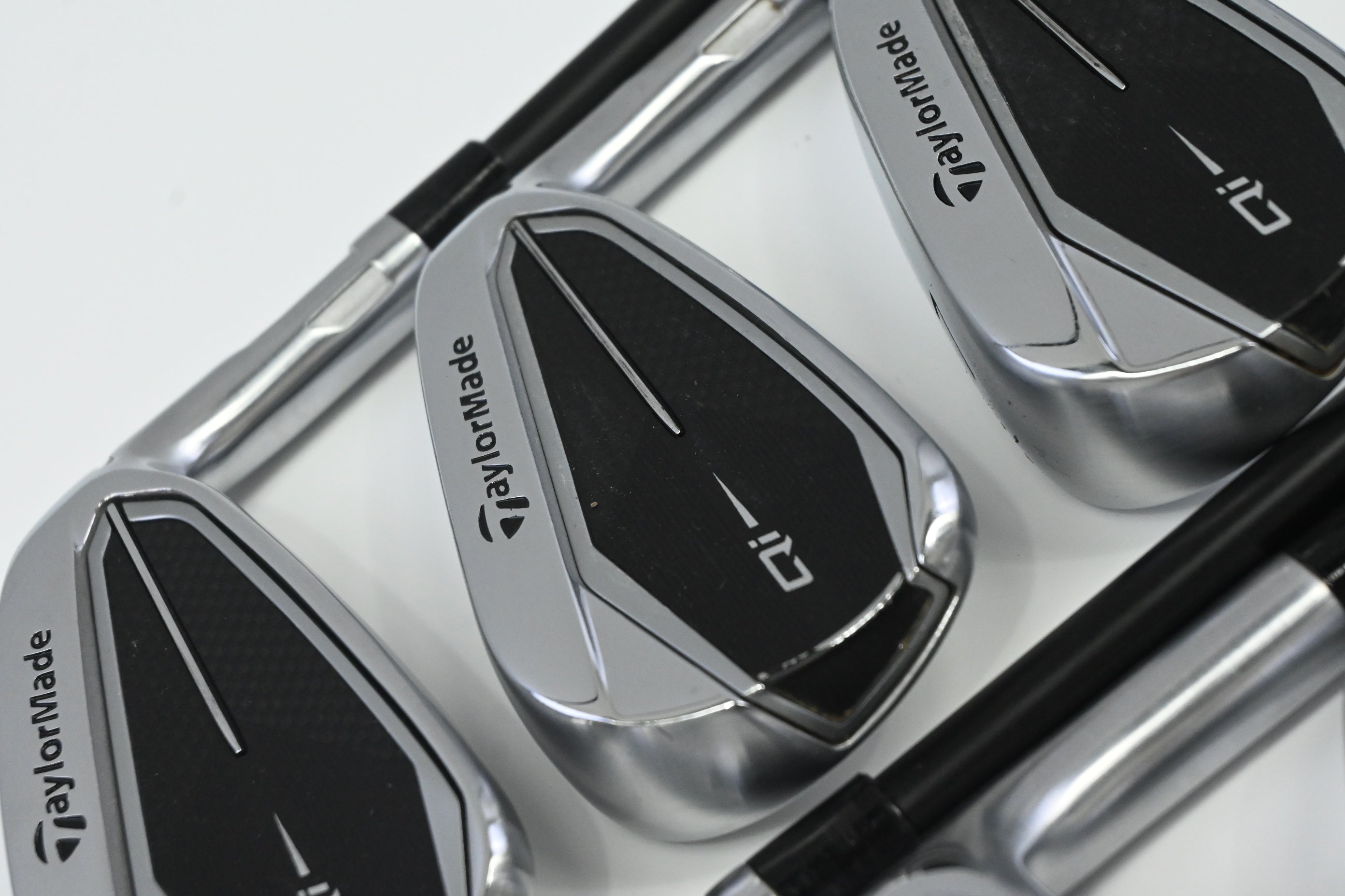 Taylormade Qi Irons / 5-PW / Regular Flex UST Helium Nanocore 60 Shafts