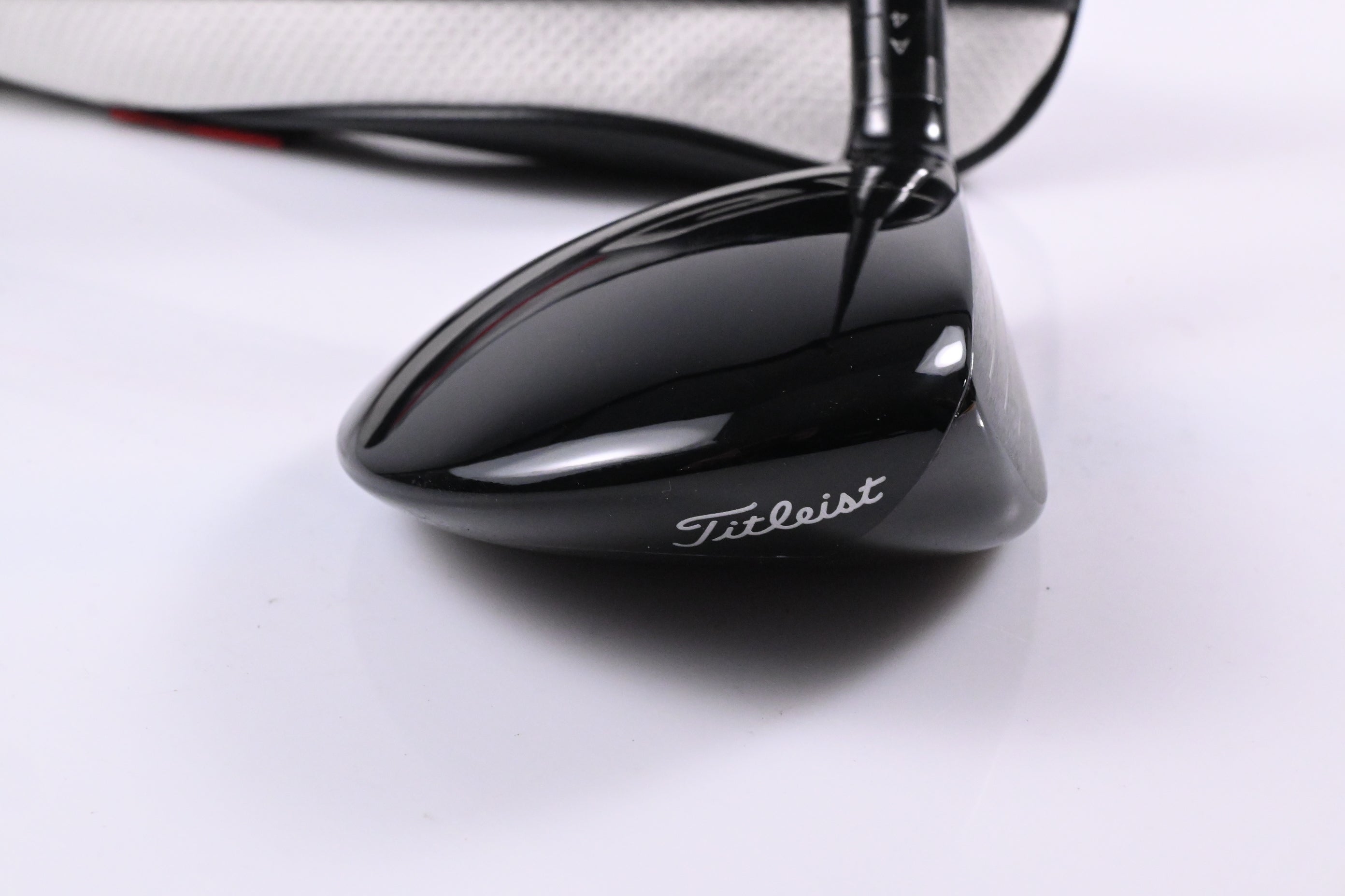 Titleist GT2 #3 Wood / 16.5 Degree / Regular Flex HZRDUS CB Red 60 Shaft