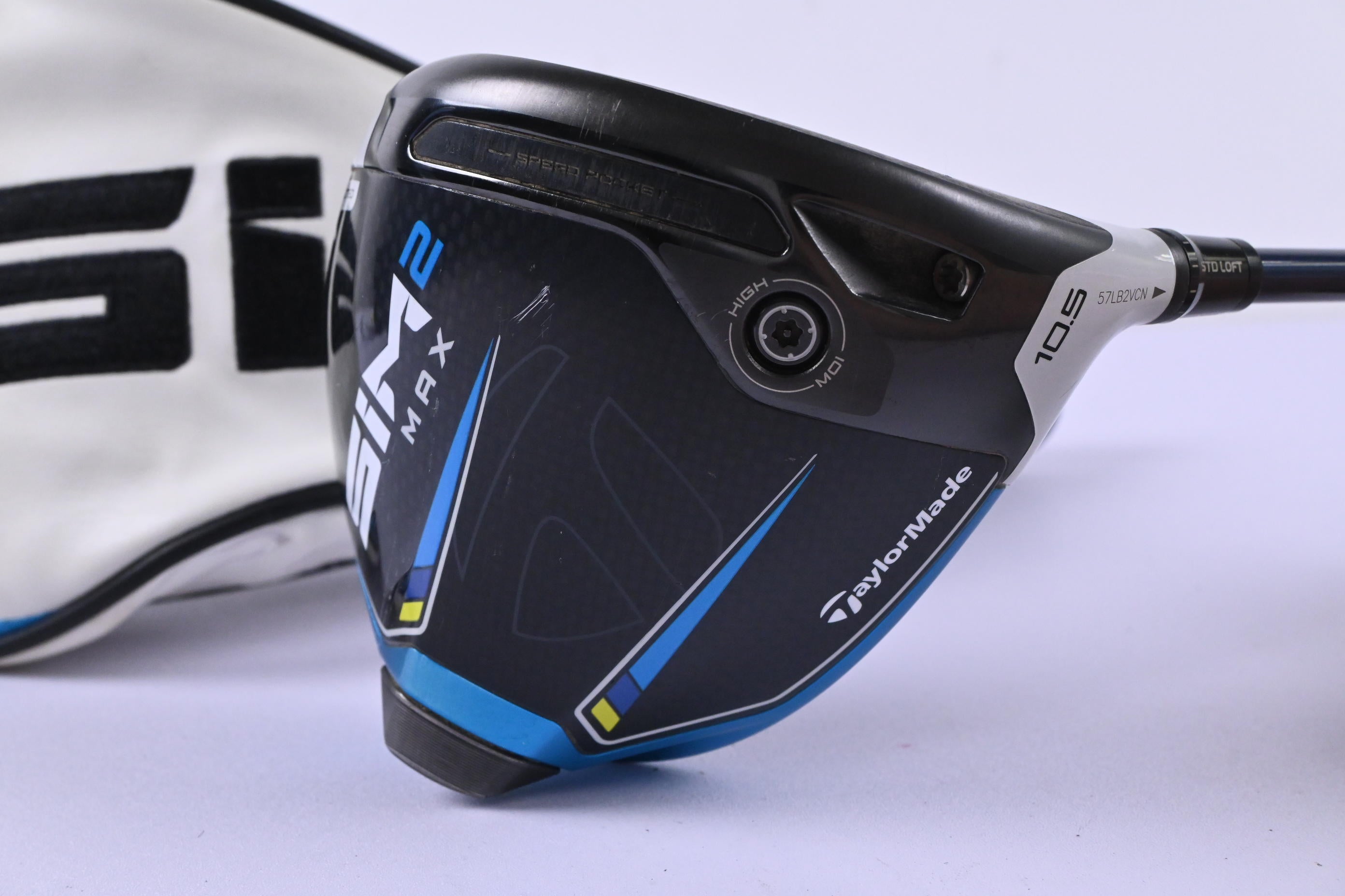 Taylormade SIM2 Max Driver / 10.5 Degree / Regular Flex Fujikura Ventus Blue 5