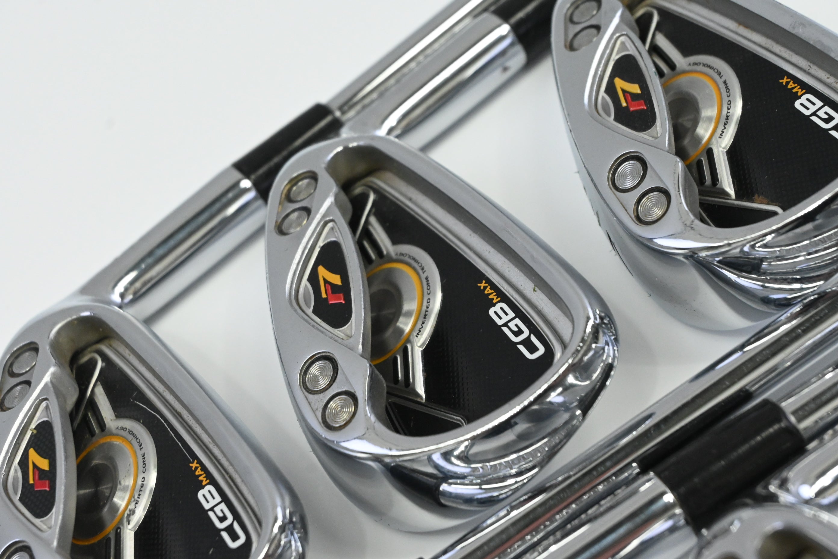 Taylormade R7 CGB Max Irons / 5-PW+AW / Regular Flex Taylormade Burner 105