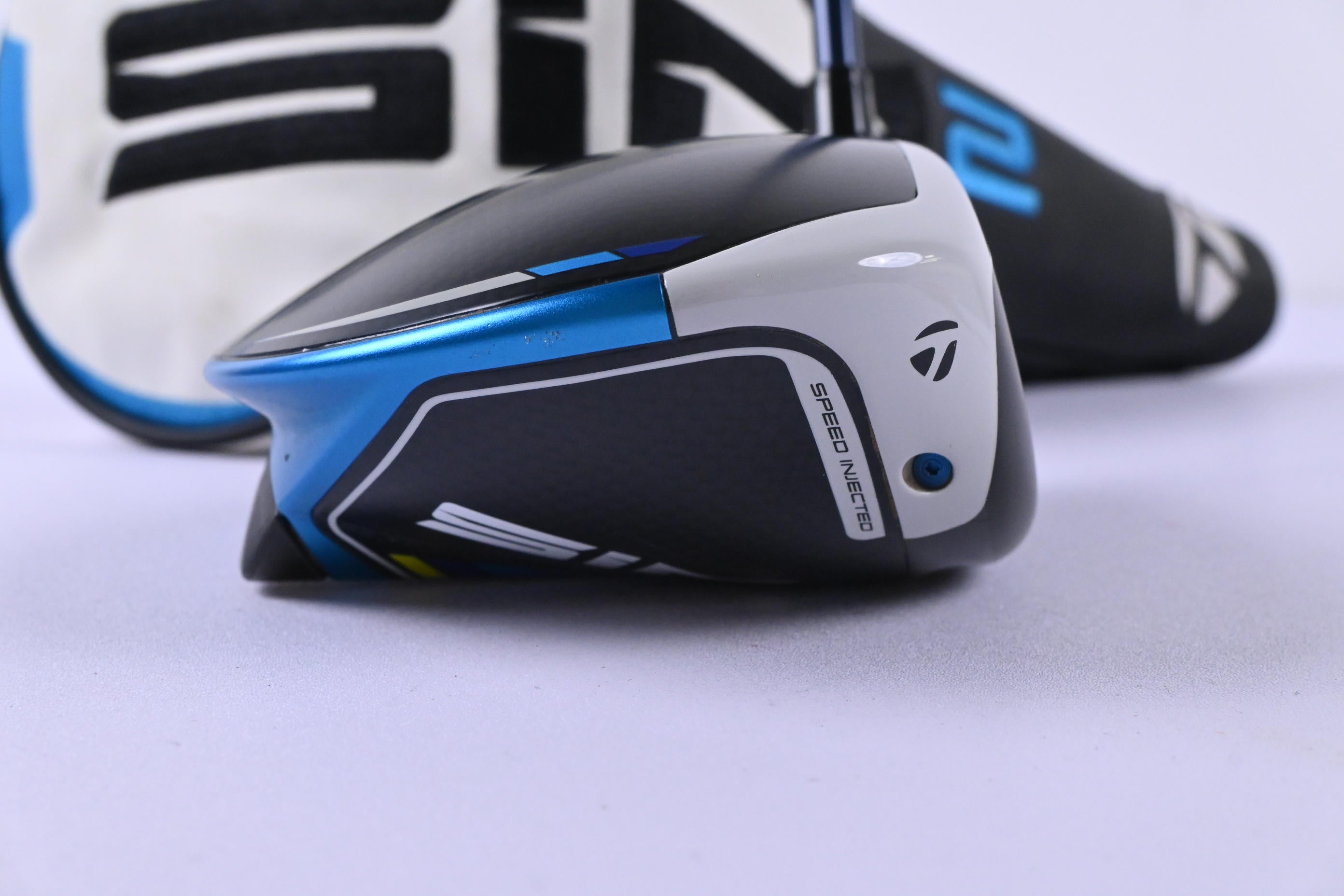 Taylormade SIM2 Max Driver / 10.5 Degree / Regular Flex Fujikura Ventus Blue 5