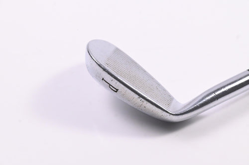 Mizuno MP-32 Pitching Wedge / 46 Degree / Regular Flex Dynamic Gold R300 Shaft
