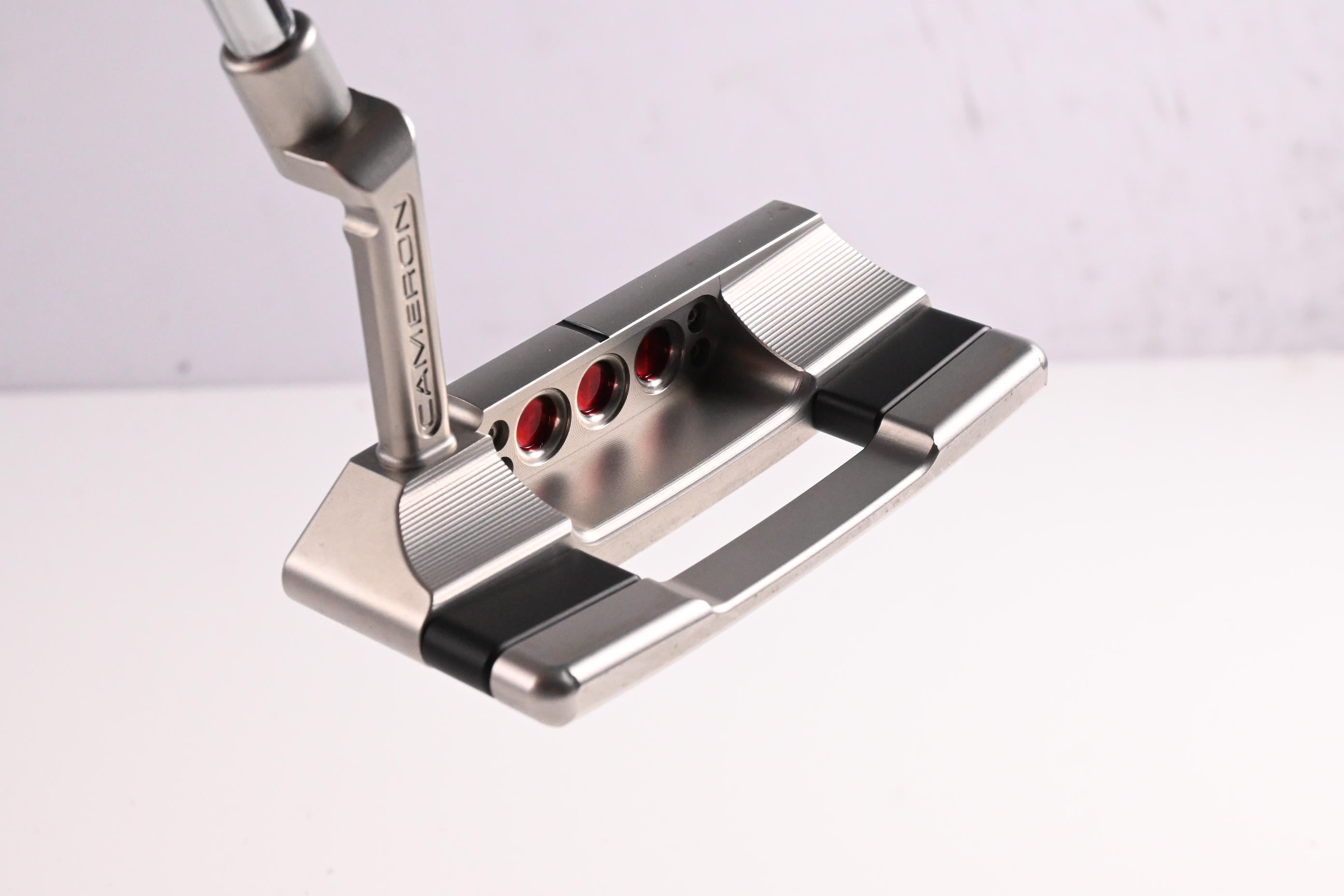 Scotty Cameron 2025 Studio Style Squareback 2 Putter / 33 Inch