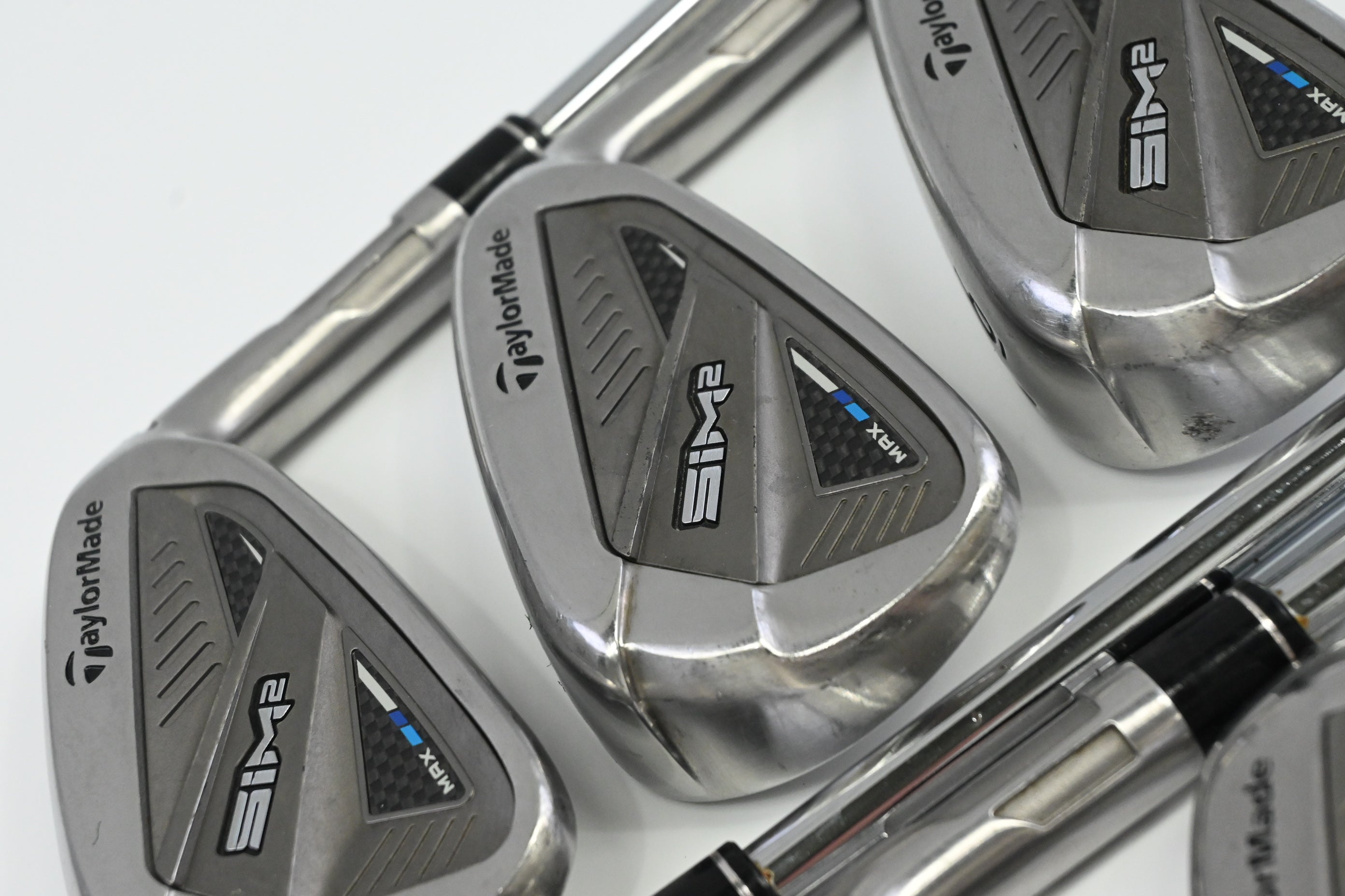 Taylormade SIM2 Max Irons / 4-PW / Regular Flex KBS Max MT 85 Shafts