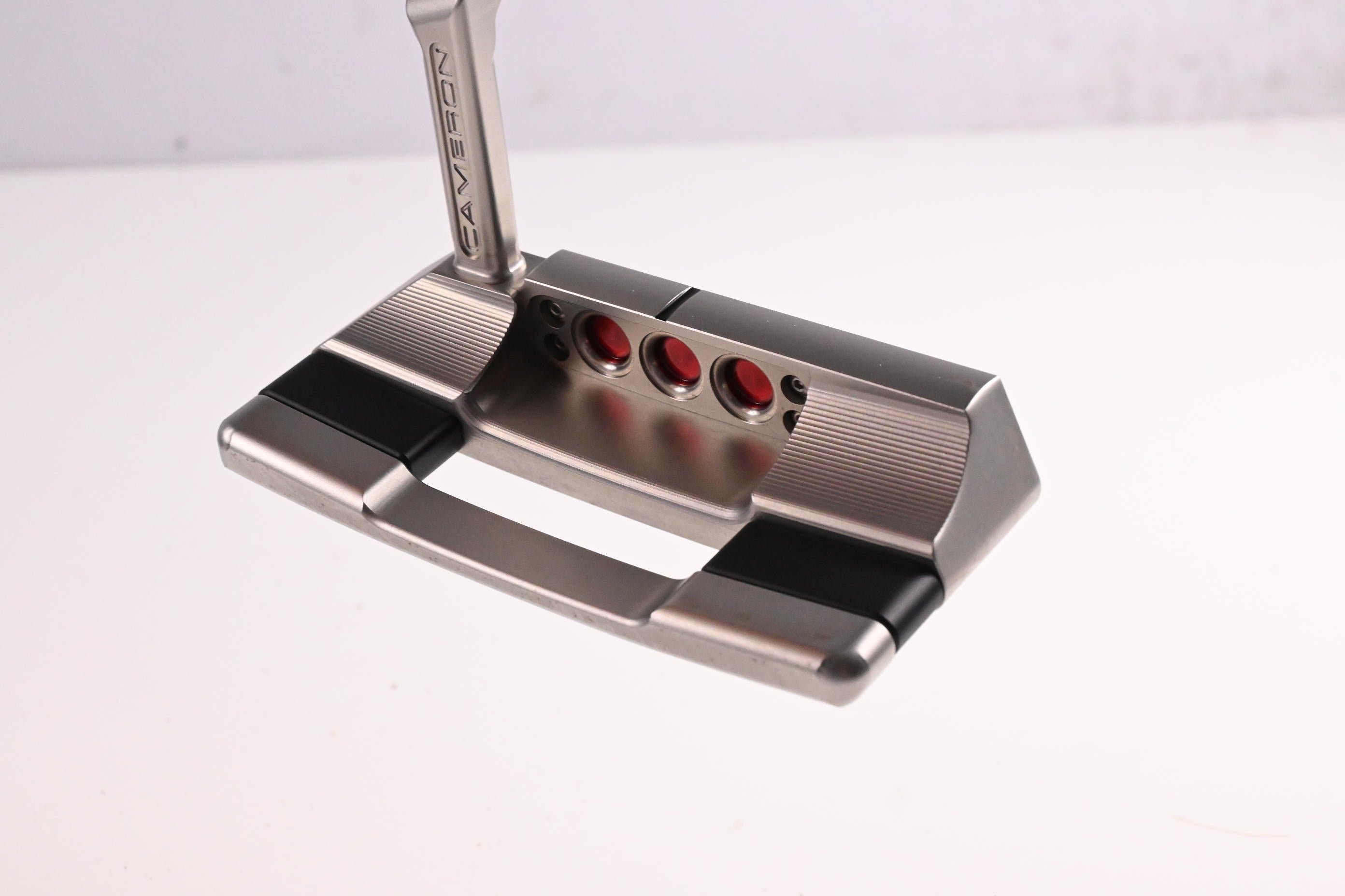Scotty Cameron 2025 Studio Style Squareback 2 Putter / 33 Inch