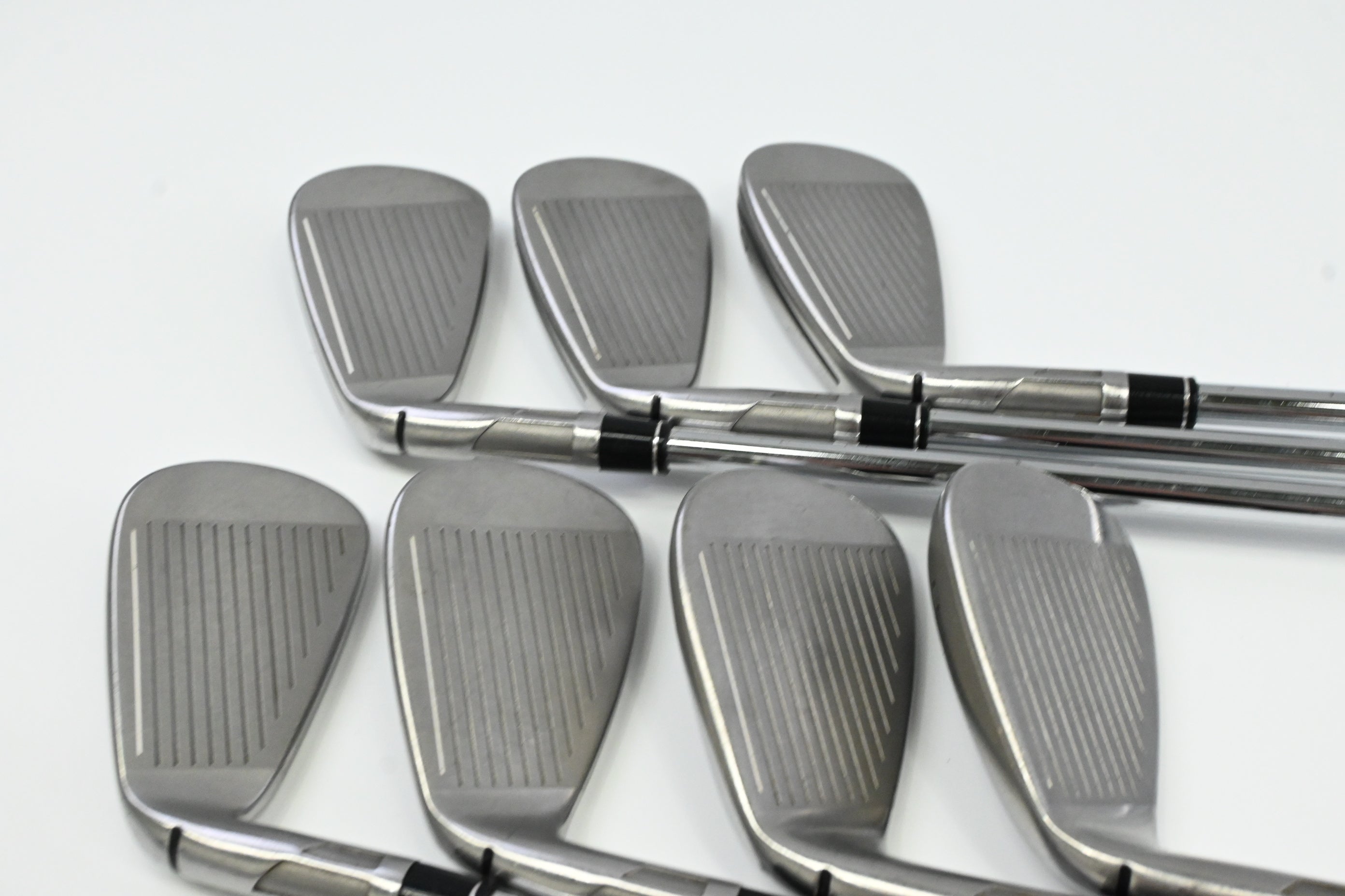 Taylormade SIM2 Max Irons / 4-PW / Regular Flex KBS Max MT 85 Shafts