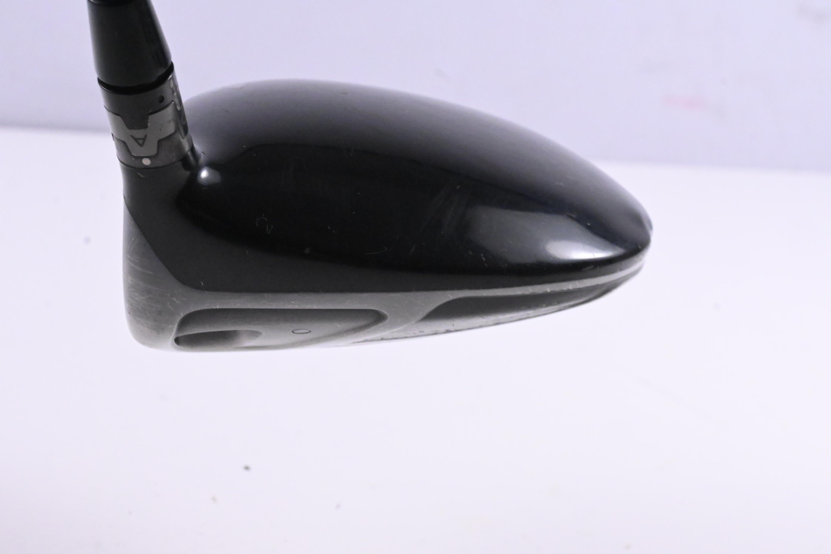 Titleist 910 D2 Driver / 10.5 Degree / Stiff Flex Diamana Kai'li 65 Shaft