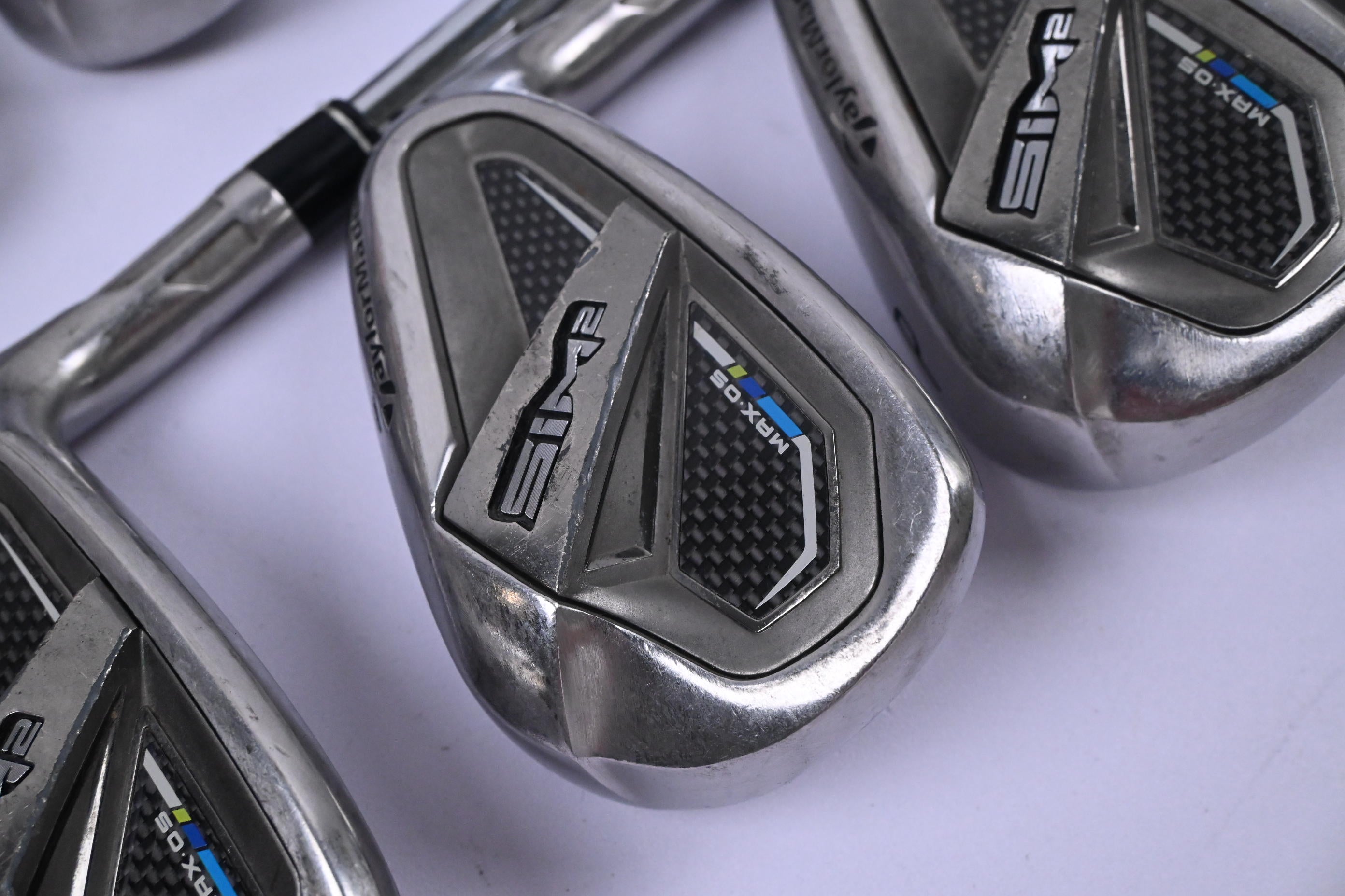 Taylormade SIM2 Max OS Irons / 4-PW+GW / Regular Flex KBS Max MT 85 Shafts