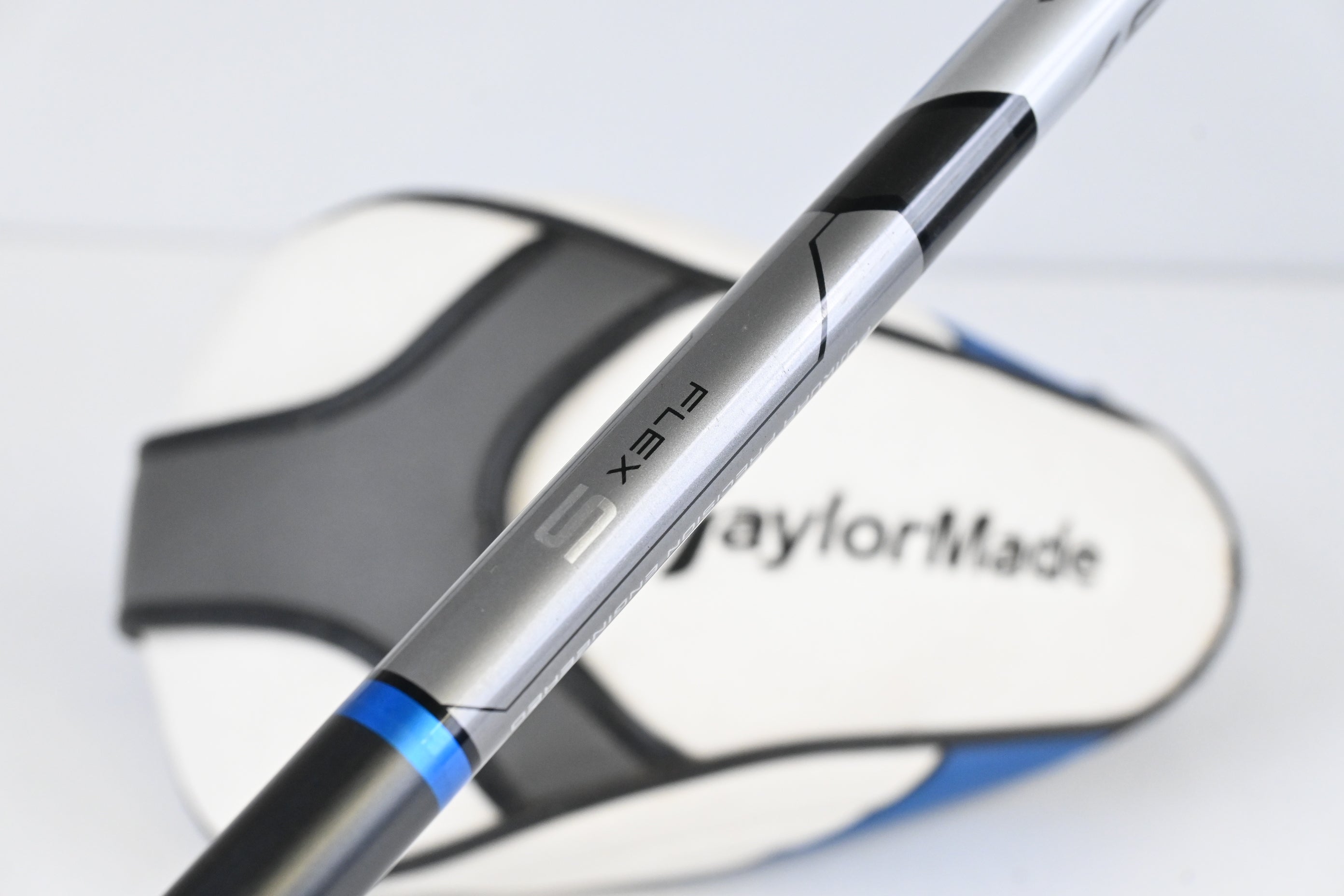Taylormade SLDR Driver / 10.5 Degree / Stiff Flex Fujikura Speeder 57 Shaft