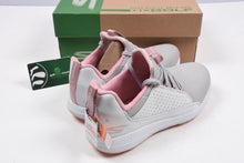 Load image into Gallery viewer, Skechers Ultra Flight Max / Ladies Golf Shoes / Grey, White, Pink / UK 5
