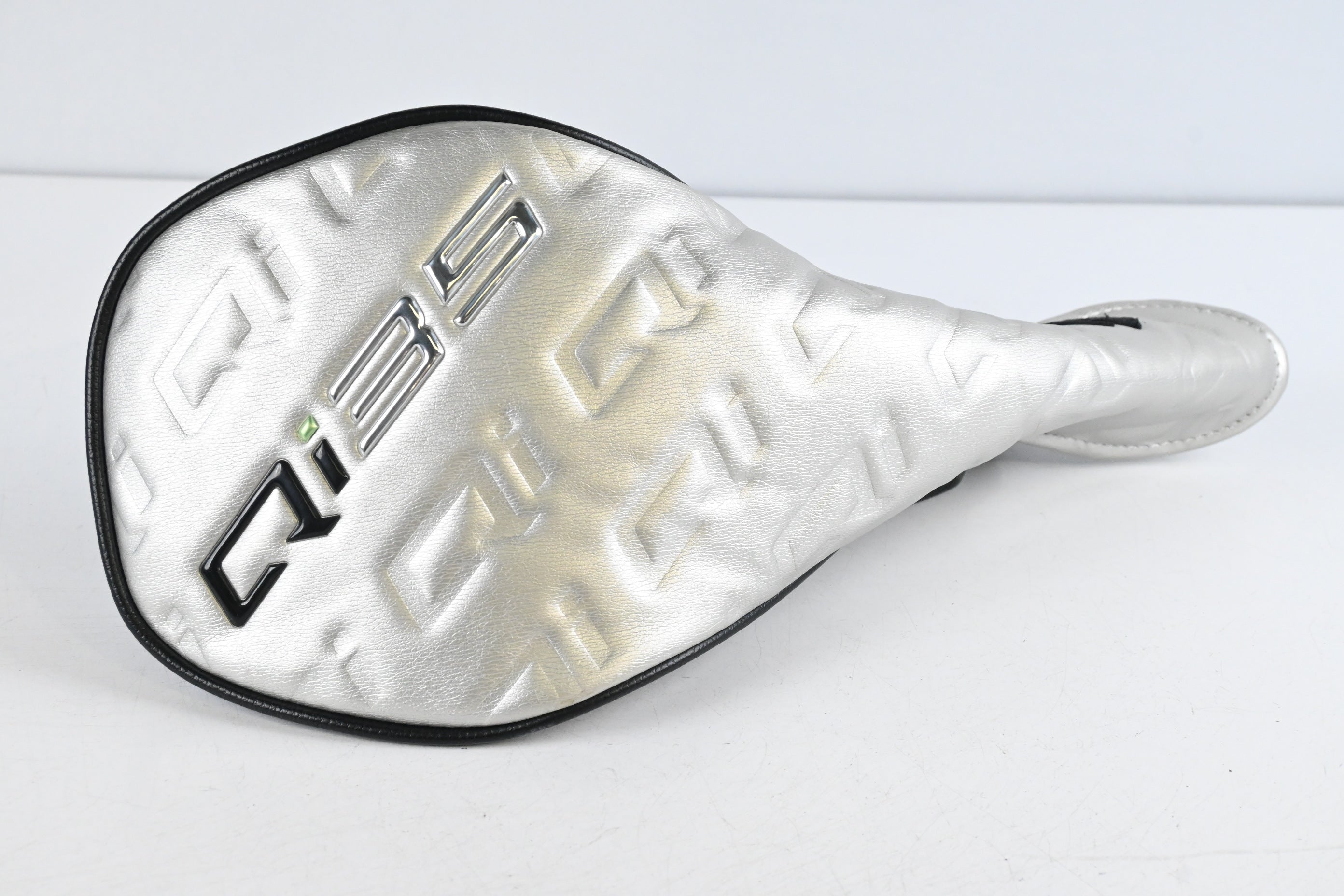 Taylormade Qi35 LS Driver / 8 Degree / Stiff Flex Ventus Black Velocore+ 6