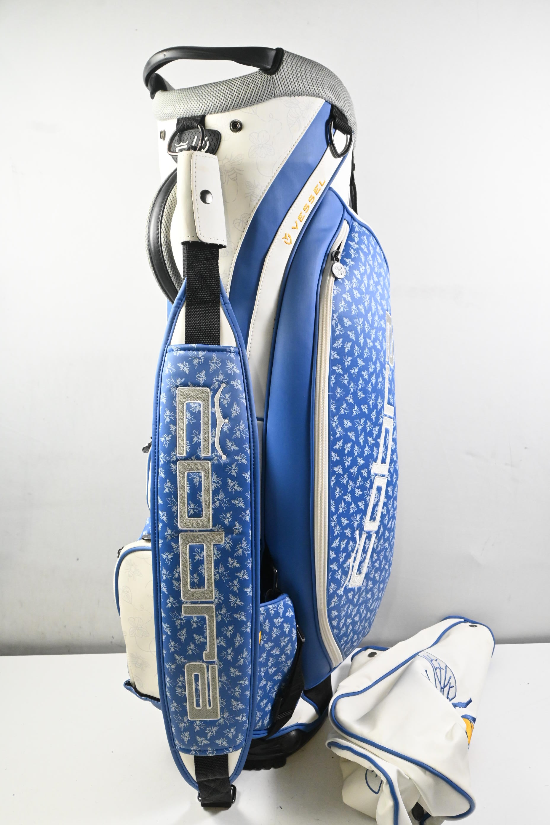 Cobra Vessel Stand Bag / 4-Way Divider / White & Blue