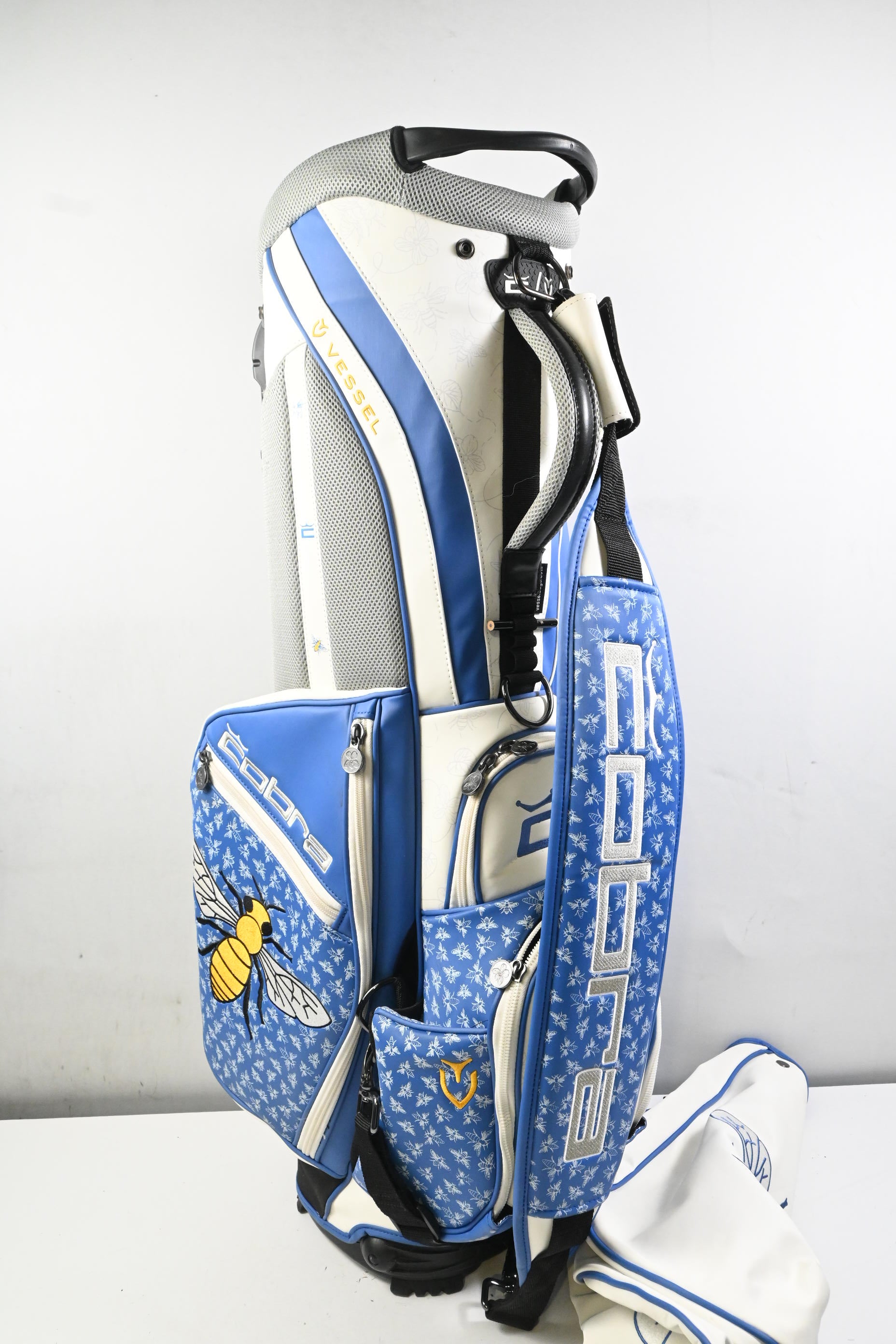 Cobra Vessel Stand Bag / 4-Way Divider / White & Blue