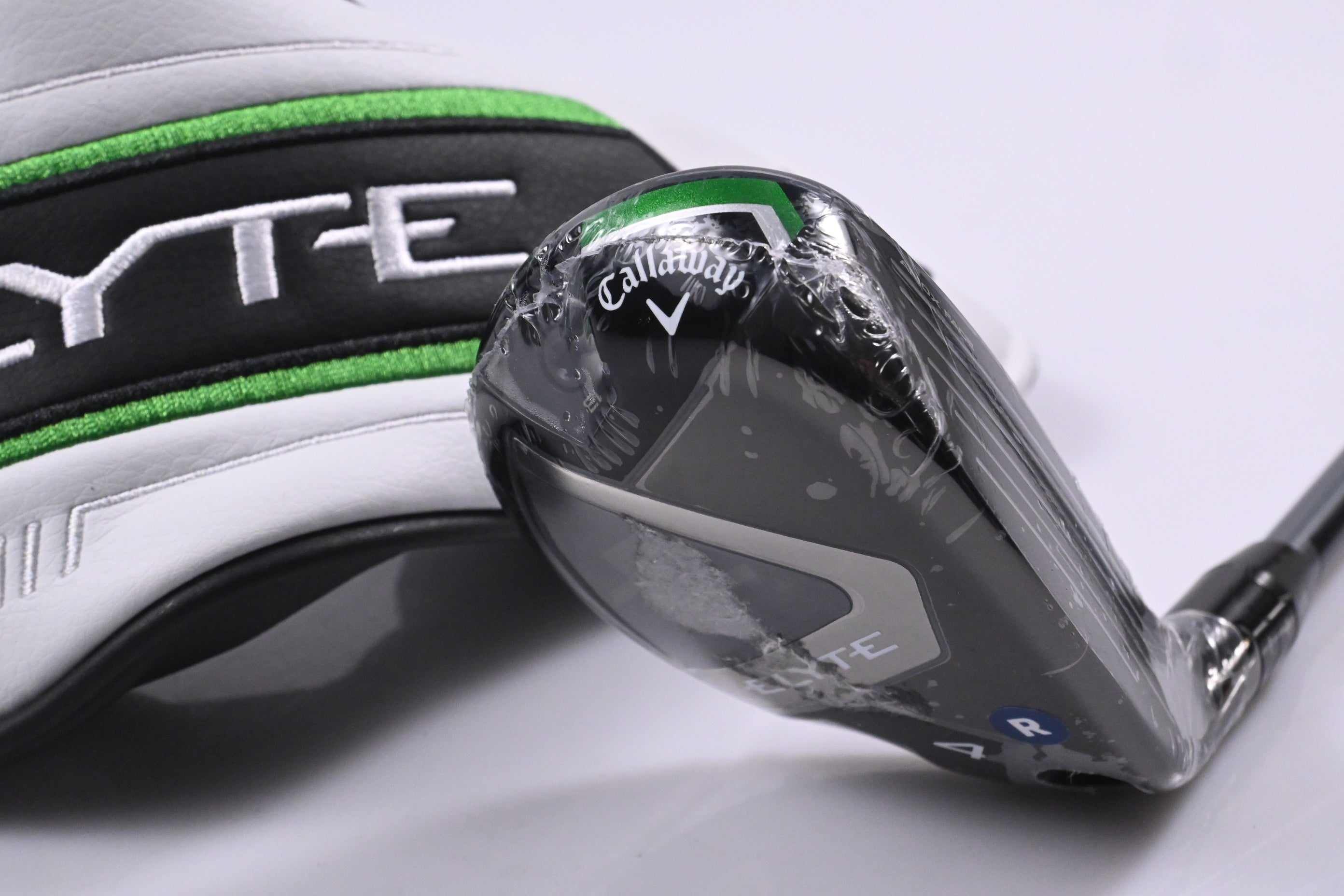 Callaway Elyte #4 Hybrid / 22 Degree / Regular Flex Denali Charcoal 60 Shaft