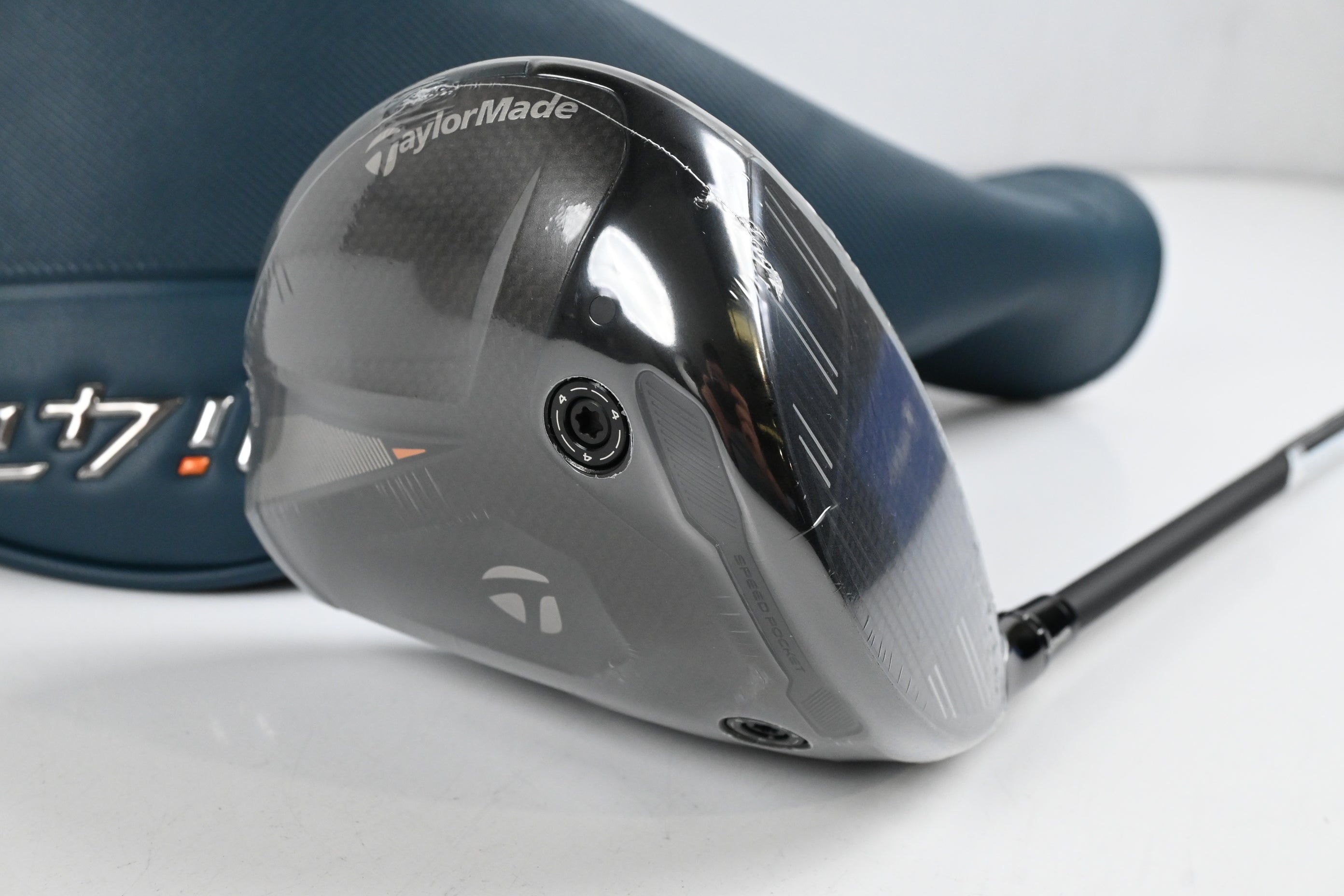 Taylormade Qi4D Driver / 10.5 Degree / Regular Flex REAX Blue 50 Shaft