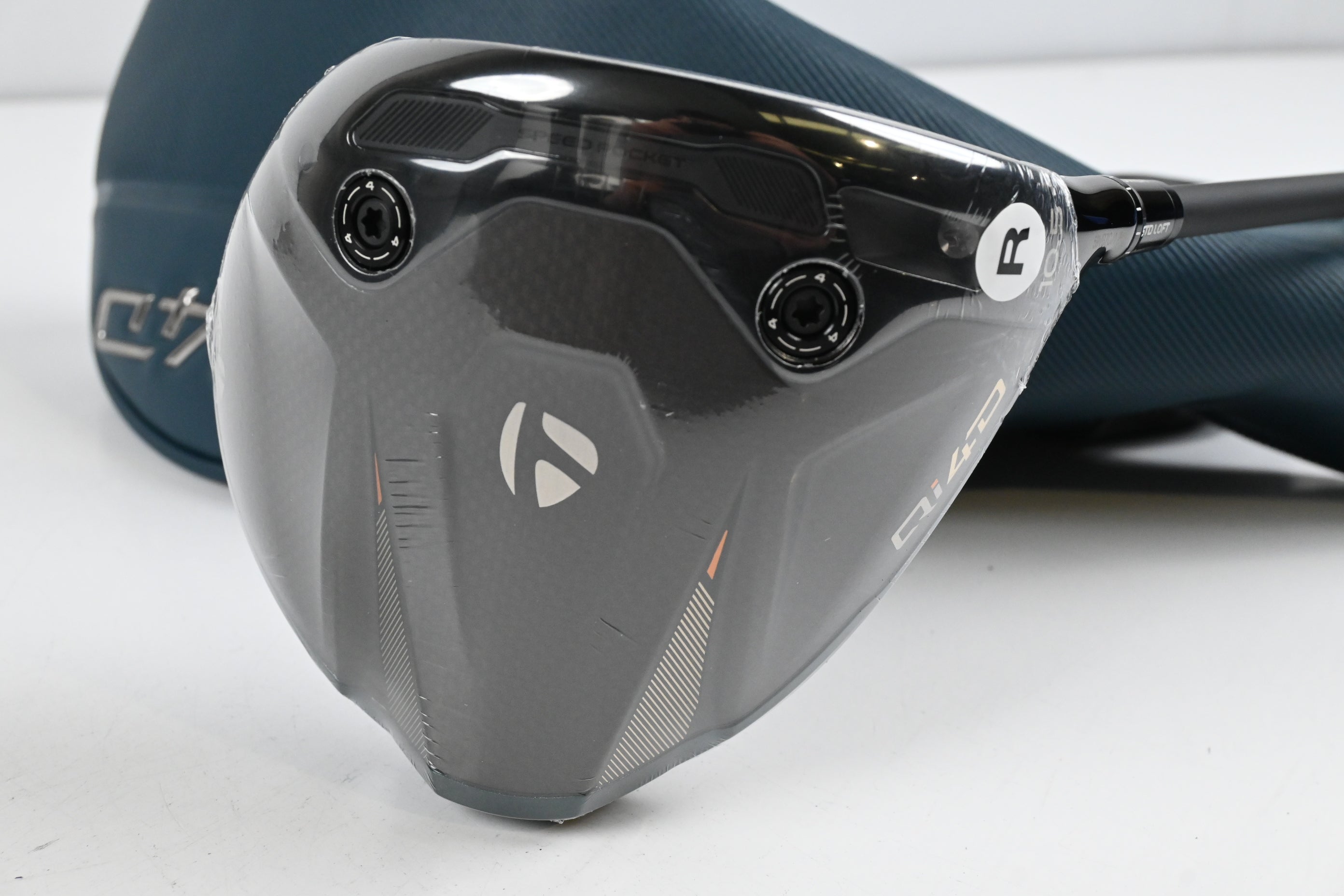 Taylormade Qi4D Driver / 10.5 Degree / Regular Flex REAX Blue 50 Shaft