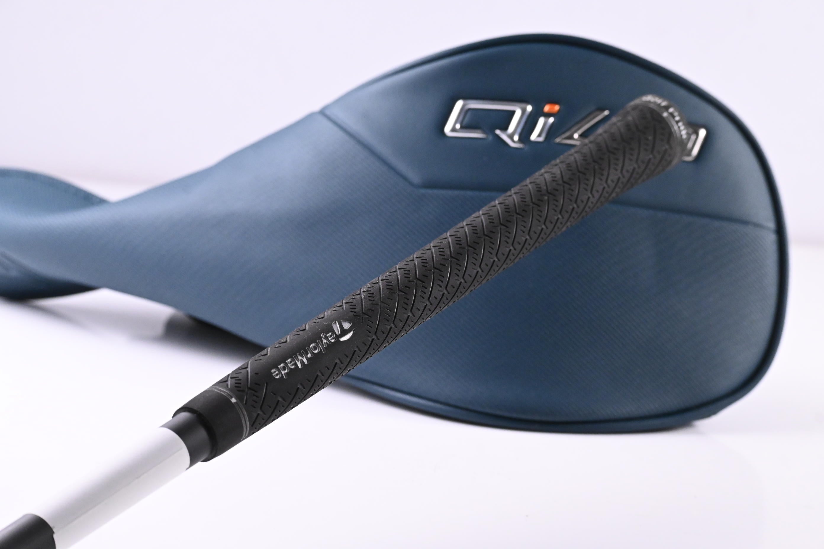 Taylormade Qi4D Driver / 10.5 Degree / Stiff Flex REAX Blue 50 Shaft