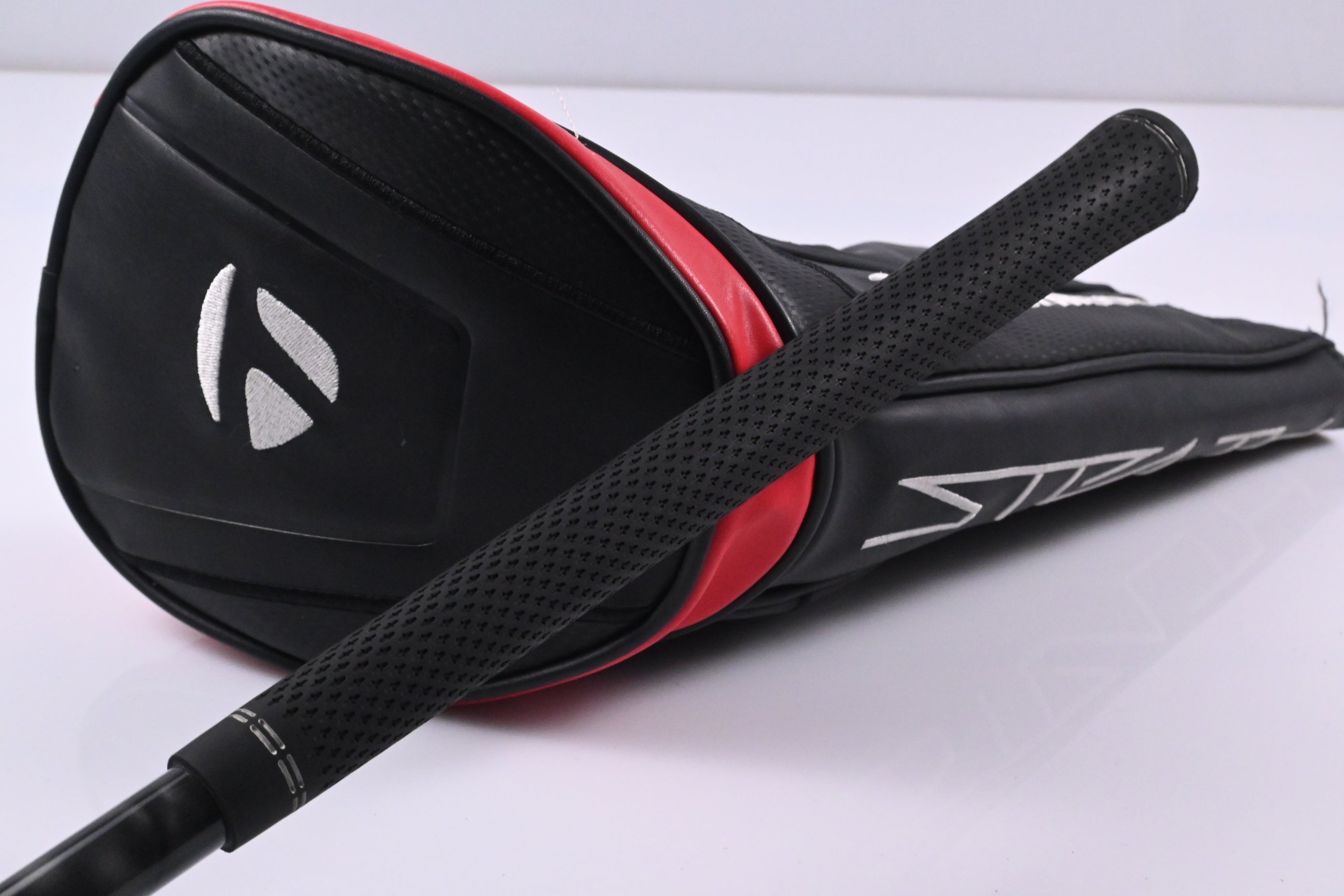 Taylormade Stealth Driver / 9 Degree / Stiff Flex EvenFlow Riptide 50 Shaft