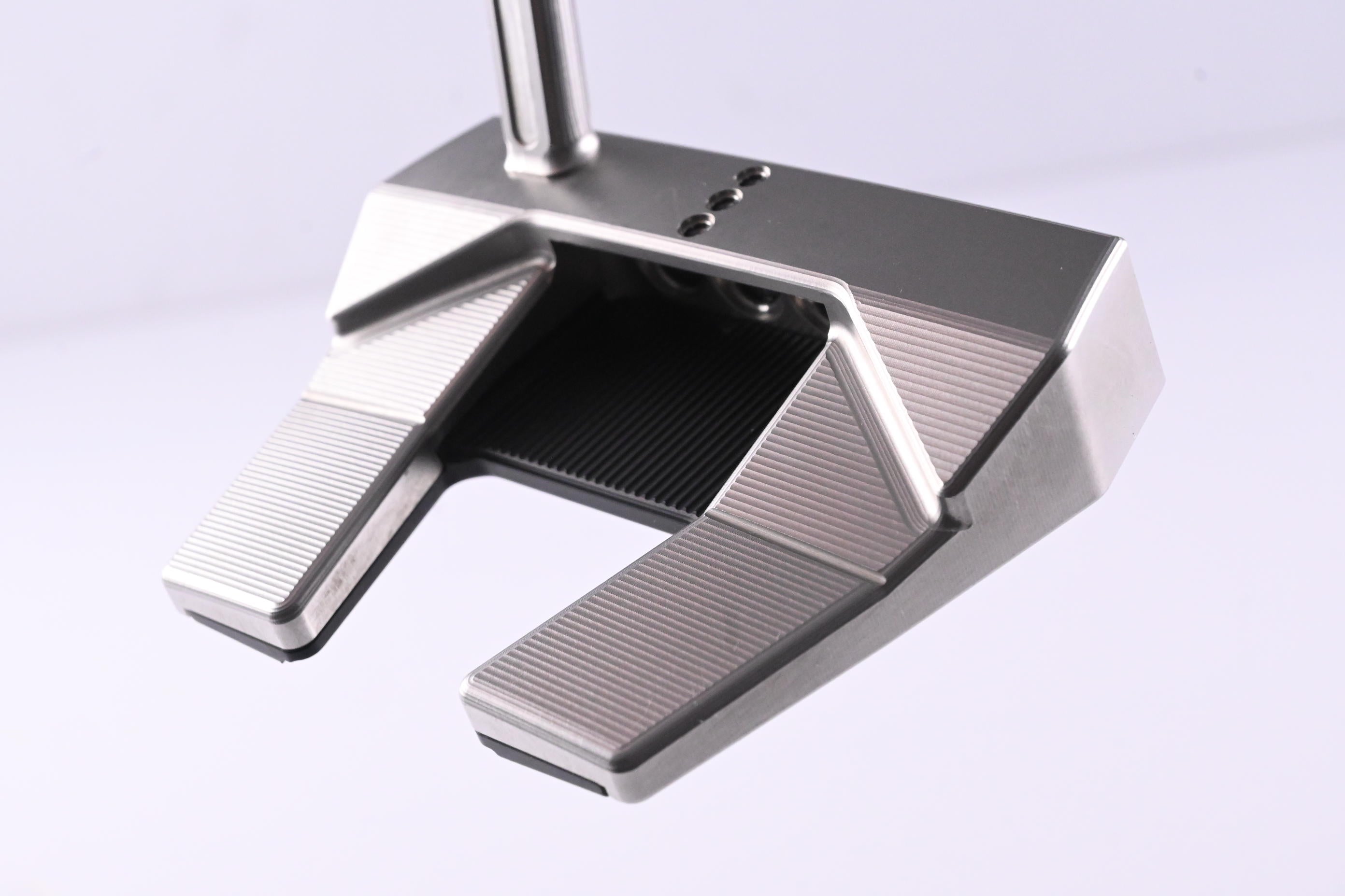 Scotty Cameron 2024 Phantom 5.5 Putter / 33 Inch