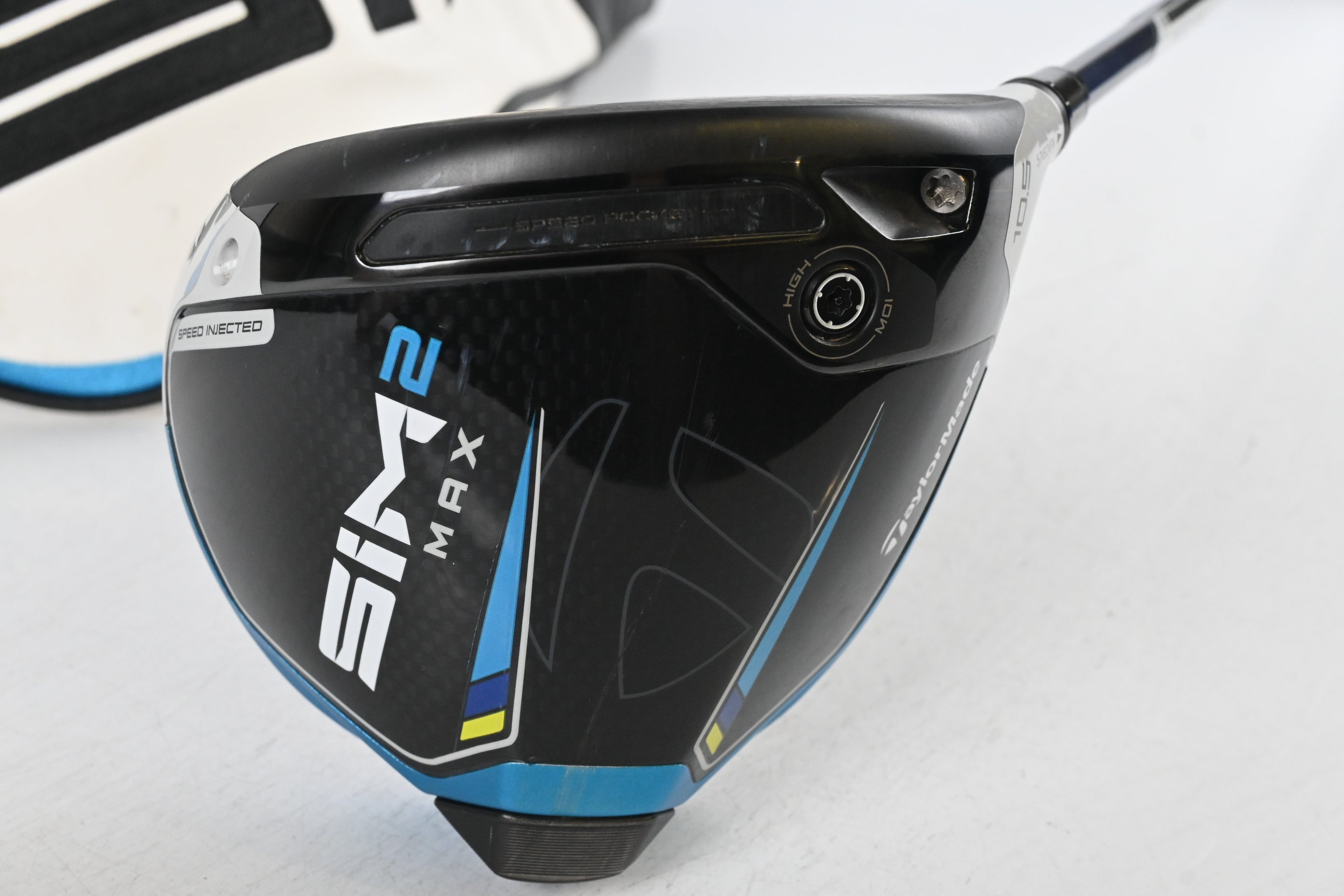 Taylormade SIM2 Max Driver / 10.5 Degree / Regular Flex Fujikura Ventus Blue 5