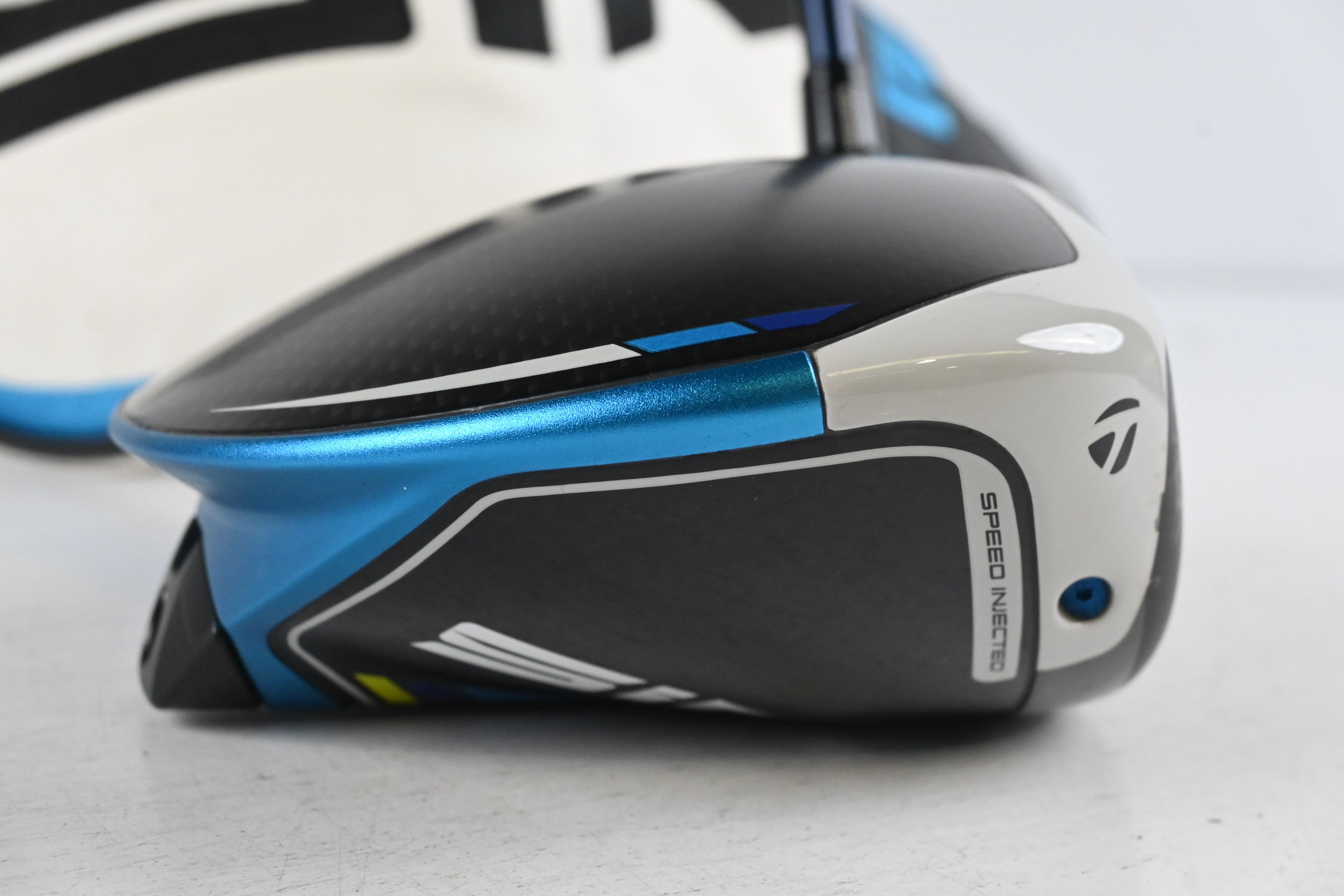 Taylormade SIM2 Max Driver / 10.5 Degree / Regular Flex Fujikura Ventus Blue 5