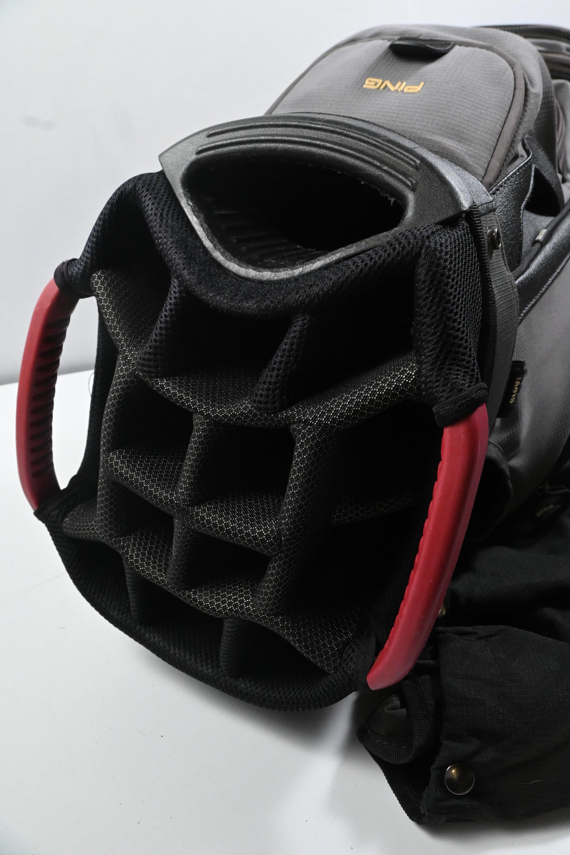 Ping Pioneer Cart Bag / 15-Way Divider / Grey & Red