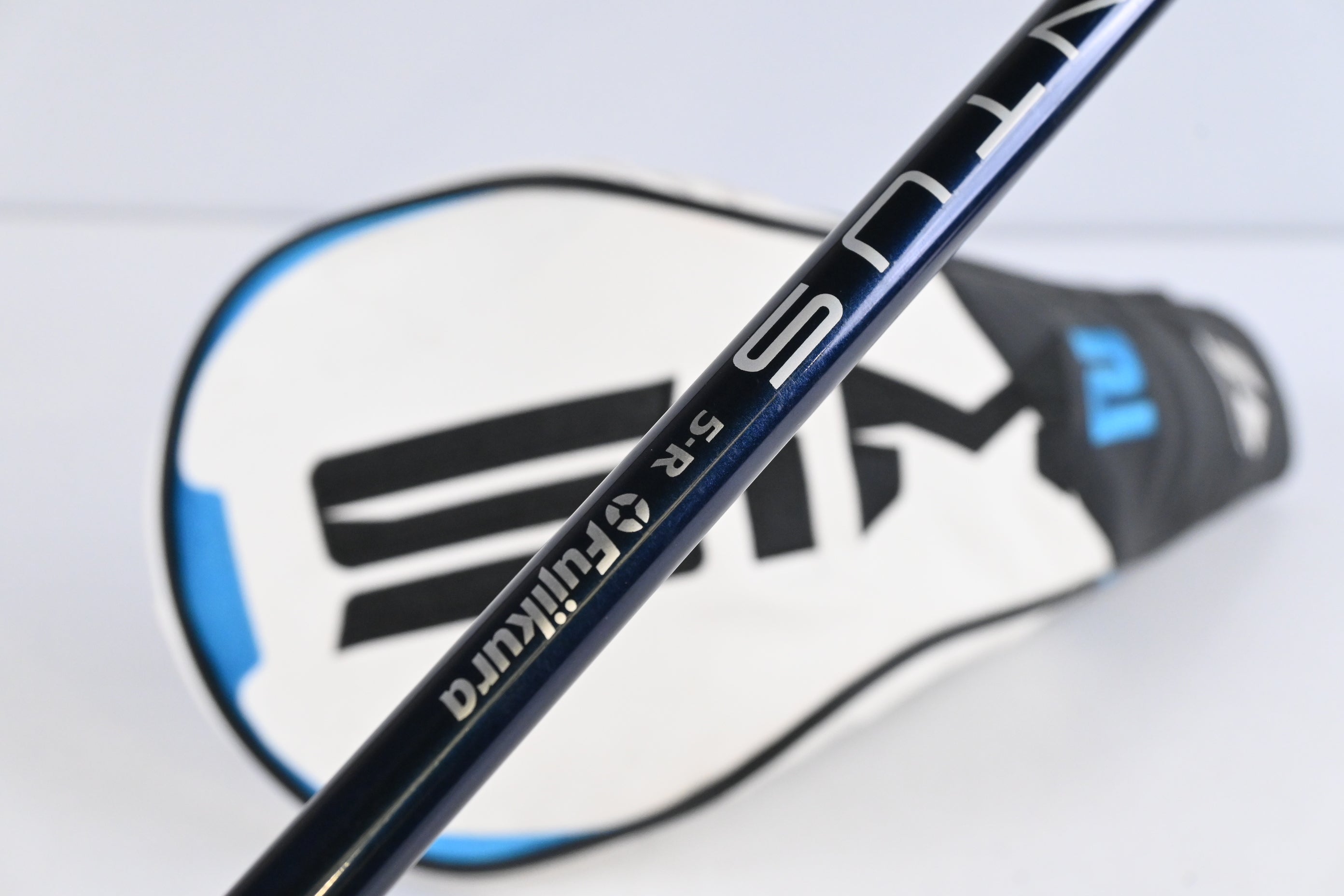 Taylormade SIM2 Max Driver / 10.5 Degree / Regular Flex Fujikura Ventus Blue 5
