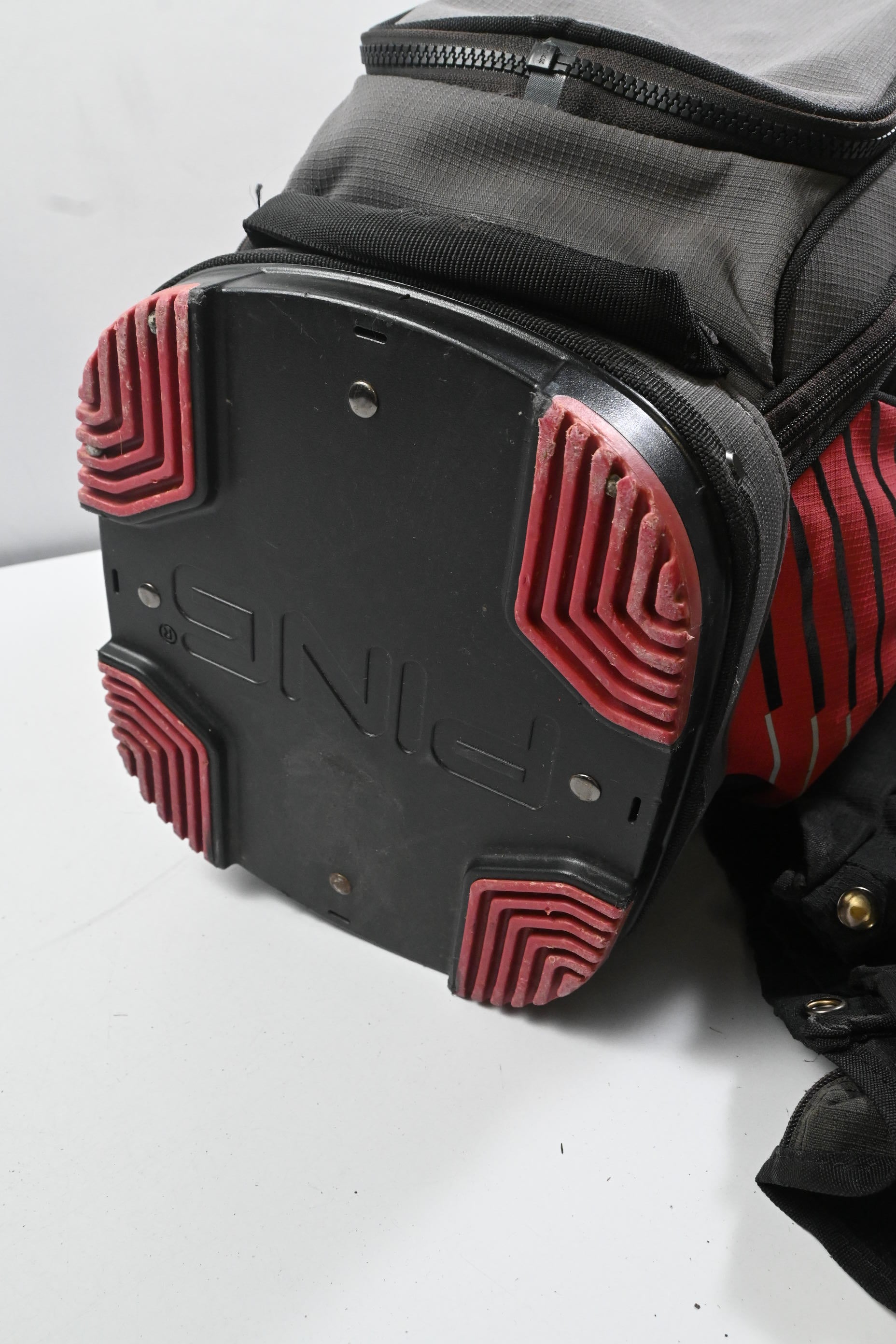 Ping Pioneer Cart Bag / 15-Way Divider / Grey & Red