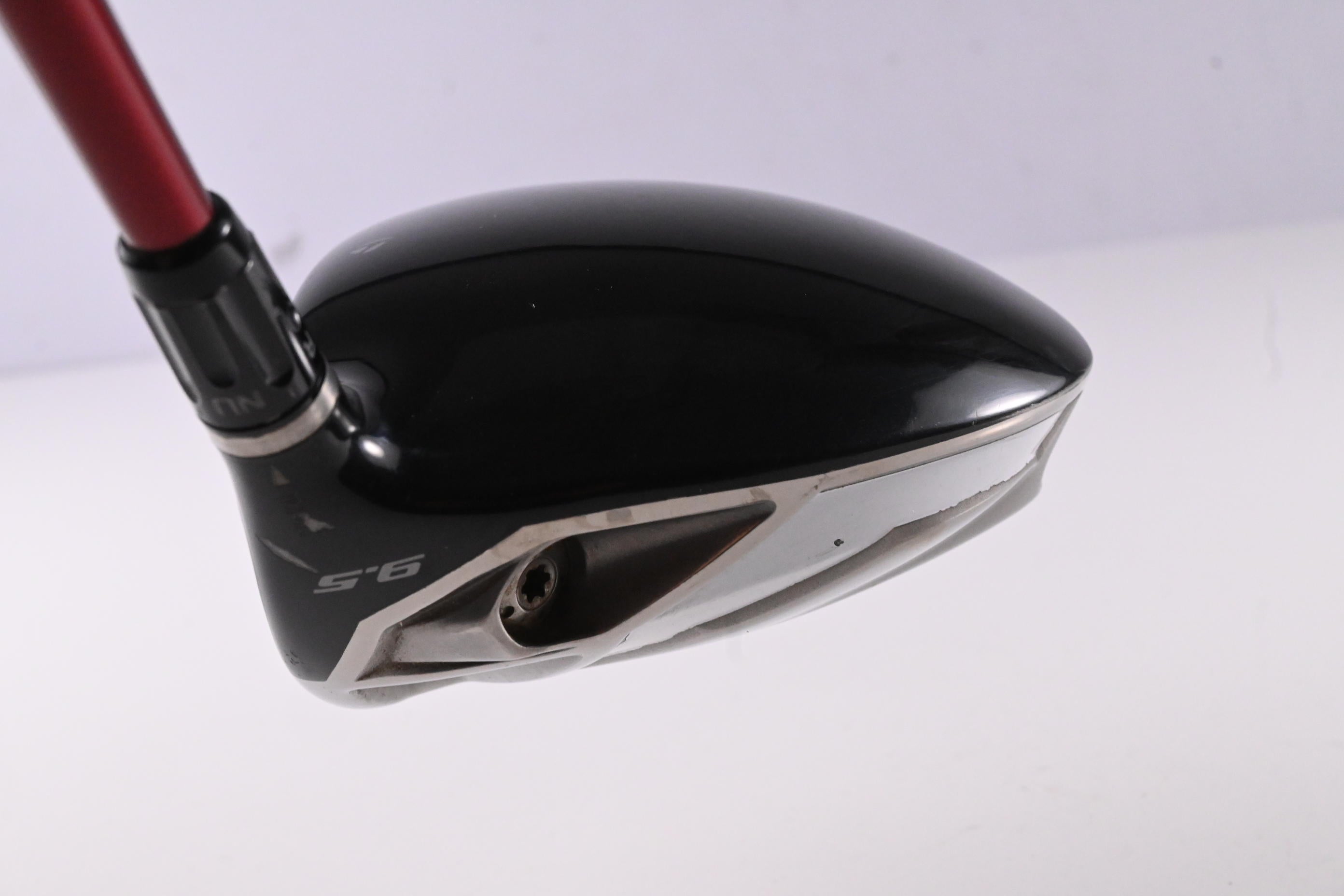 Taylormade R9 Driver / 9.5 Degree / Stiff Flex Fujikura Motore F1 65 Shaft
