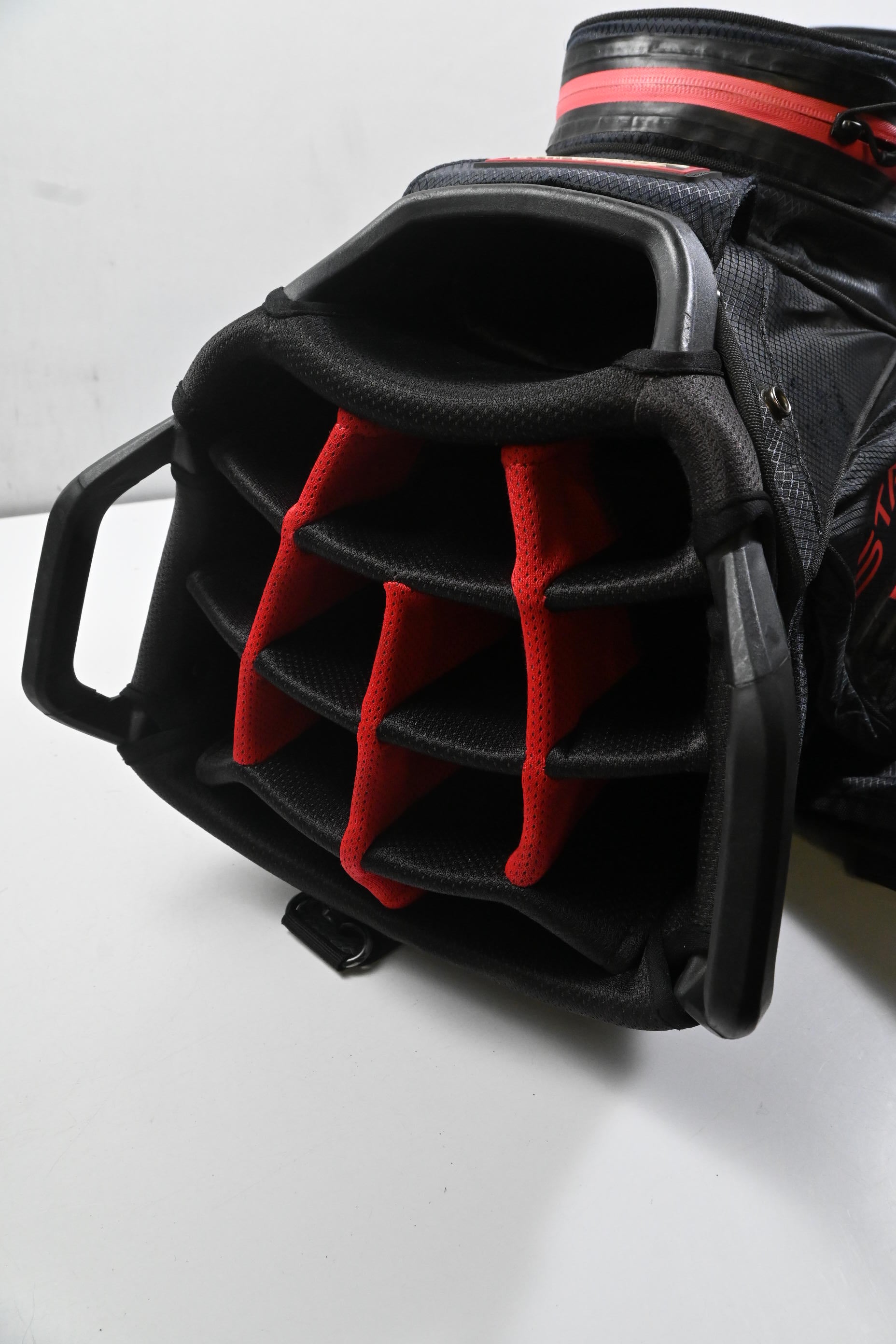 Titleist StaDry Cart Bag / 14-Way Divider / Black & Red