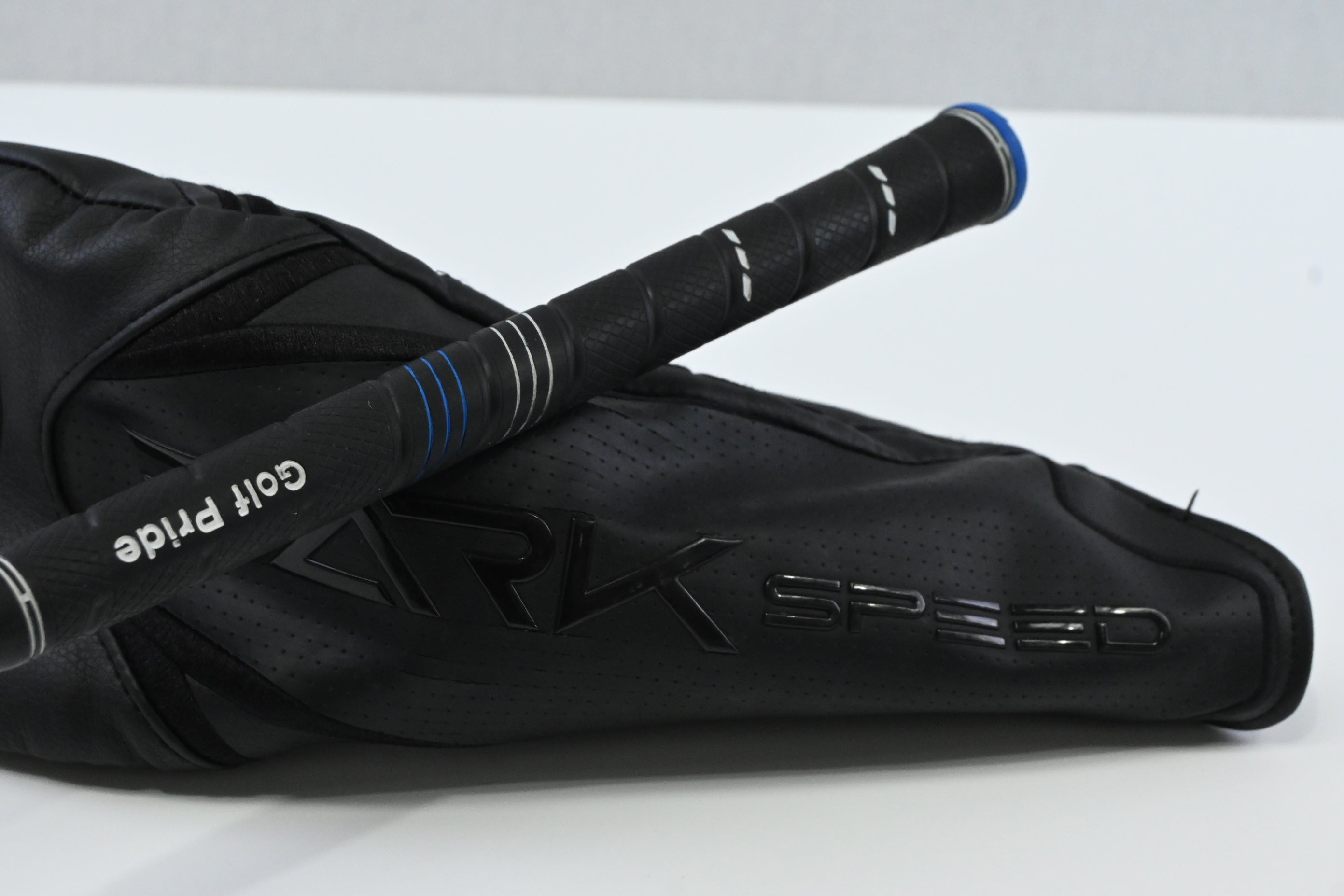 Cobra Darkspeed Max Driver / 9 Degree / Senior Flex UST Lin-Q M40X Red 5 Shaft